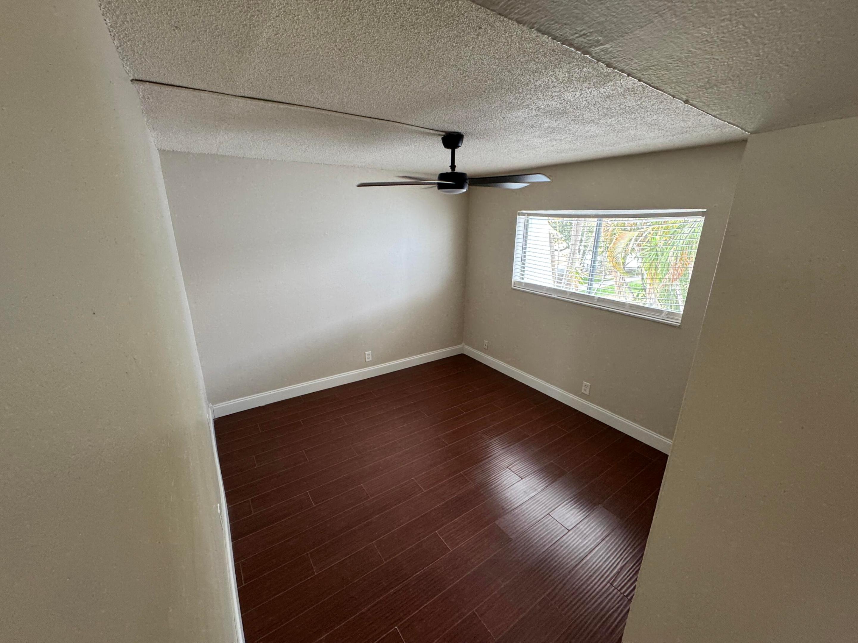 LORI-LYNN CONDO - Residential