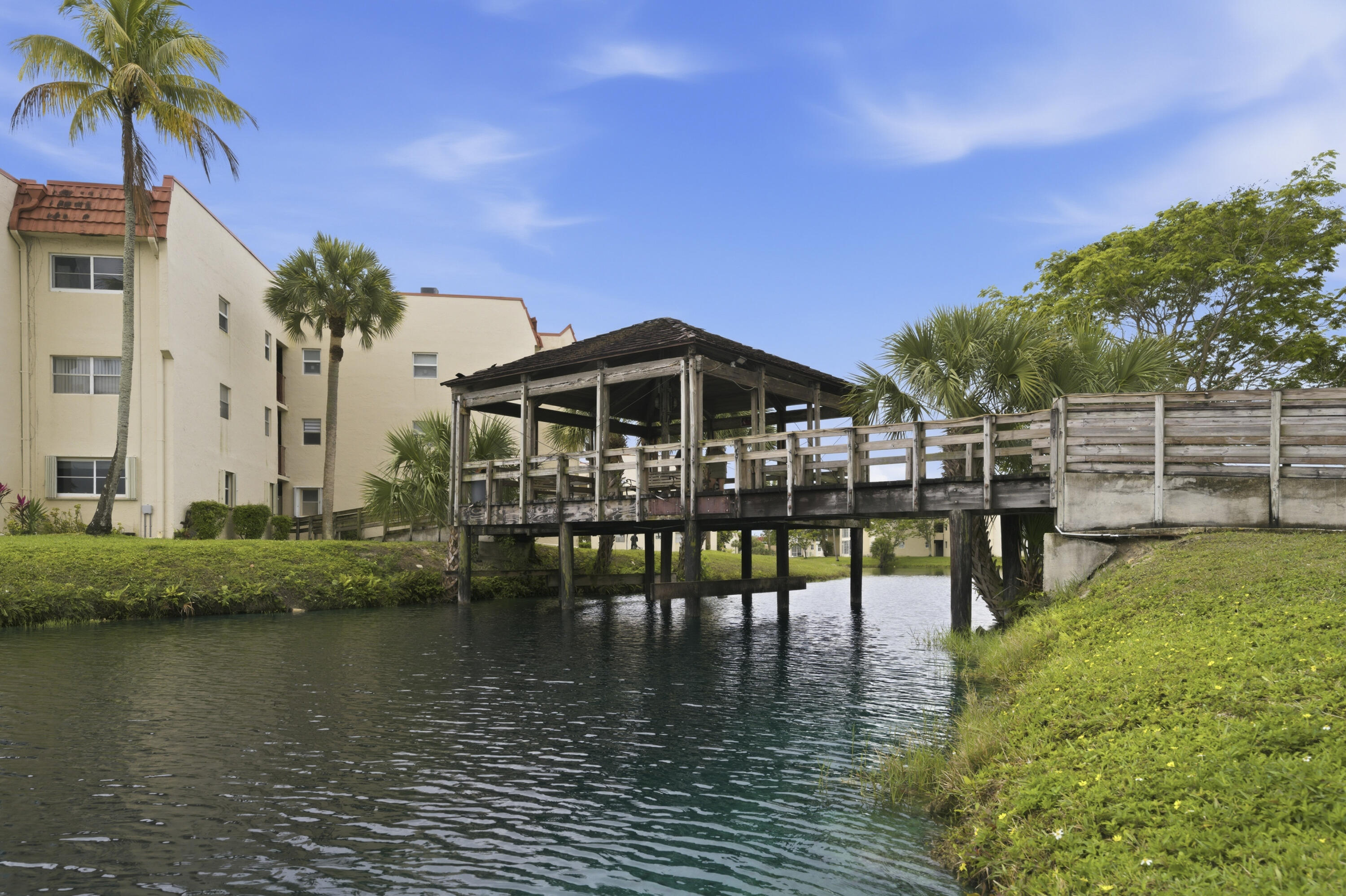 SUNRISE LAKES 3 CONDO - Residential