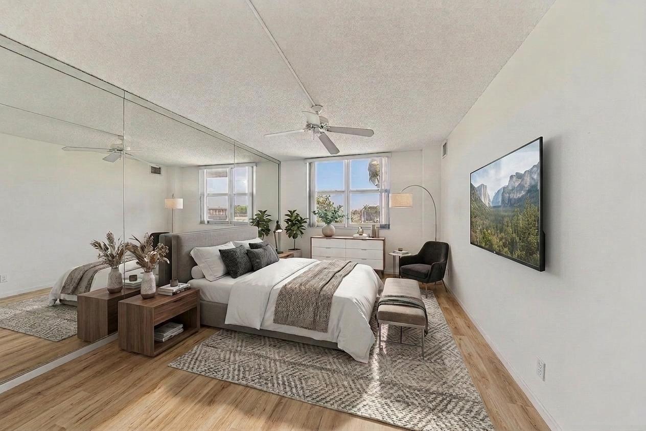 RUNAWAY BAY CONDO - Residential