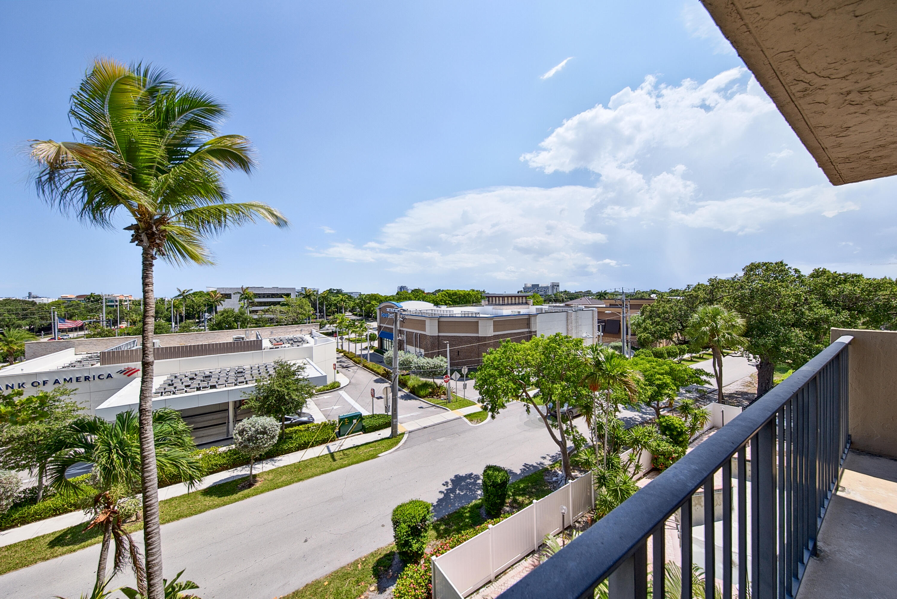 RUNAWAY BAY CONDO - Residential