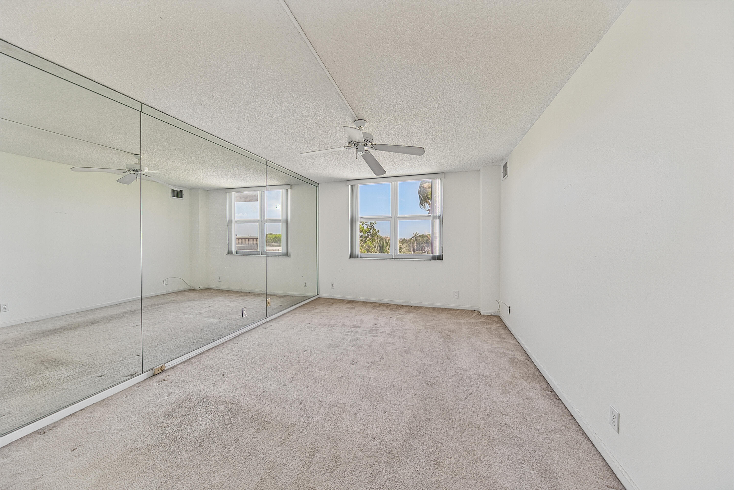 RUNAWAY BAY CONDO - Residential