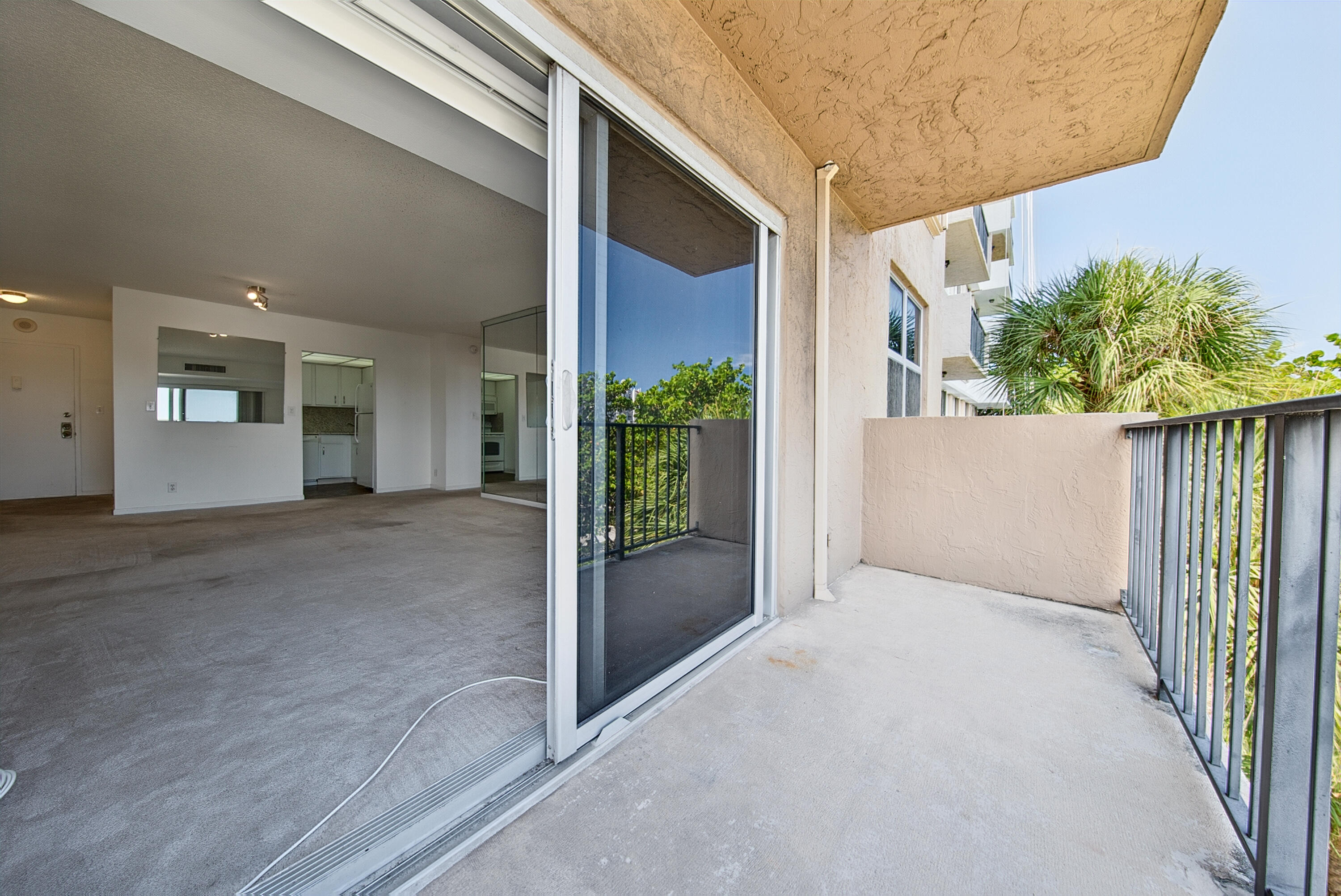 RUNAWAY BAY CONDO - Residential