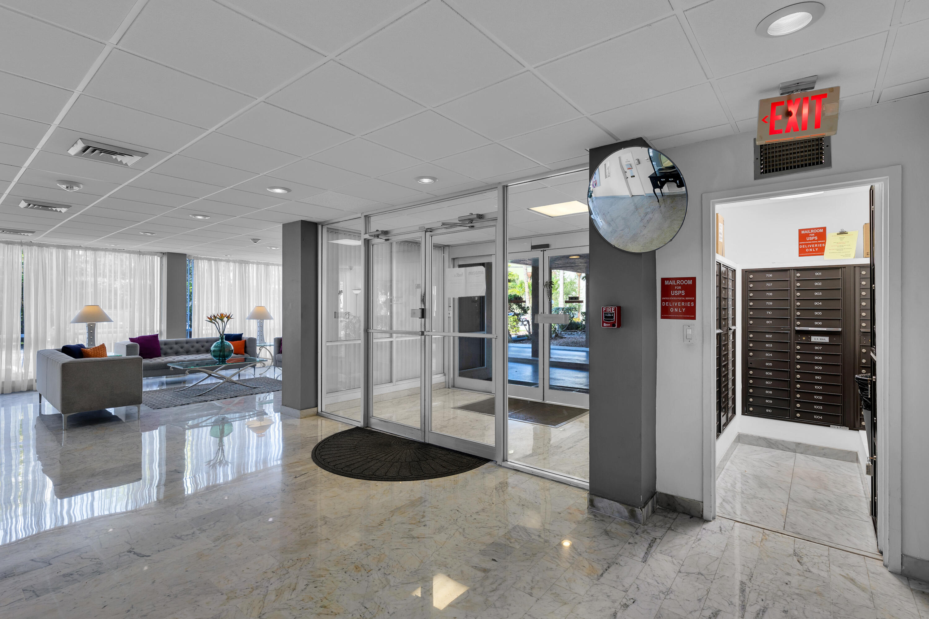 RUNAWAY BAY CONDO - Residential