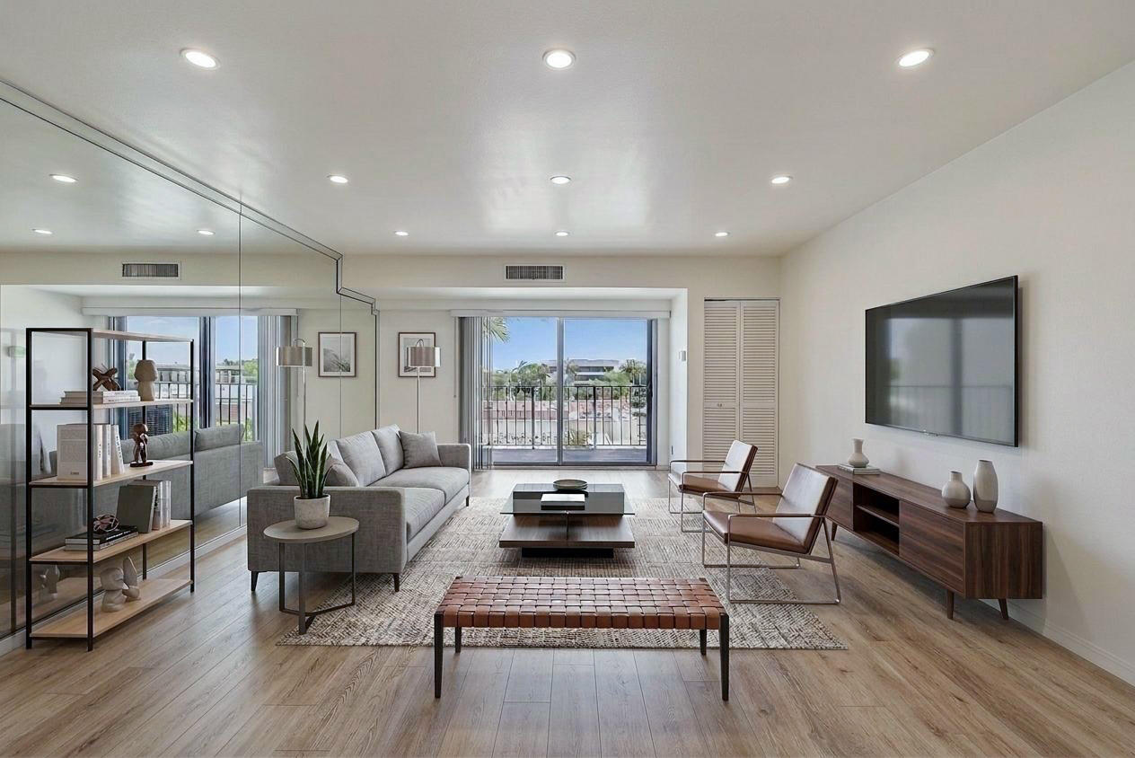 RUNAWAY BAY CONDO - Residential