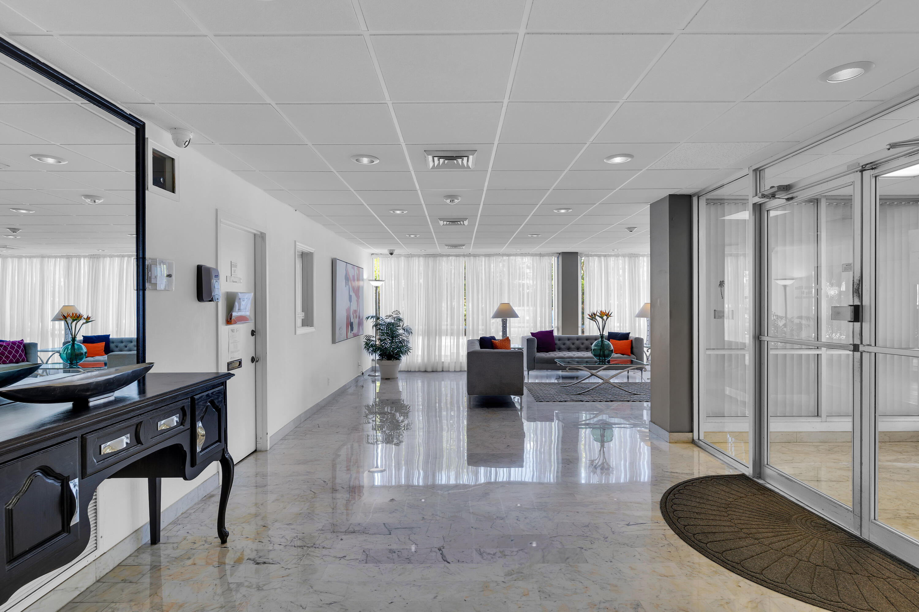 RUNAWAY BAY CONDO - Residential