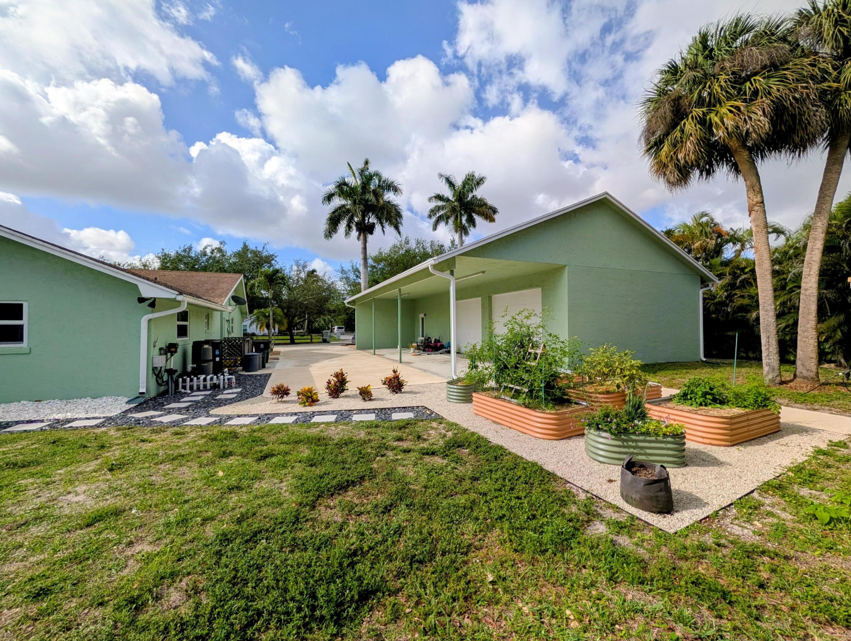 PALM BEACH RANCHETTES - Residential