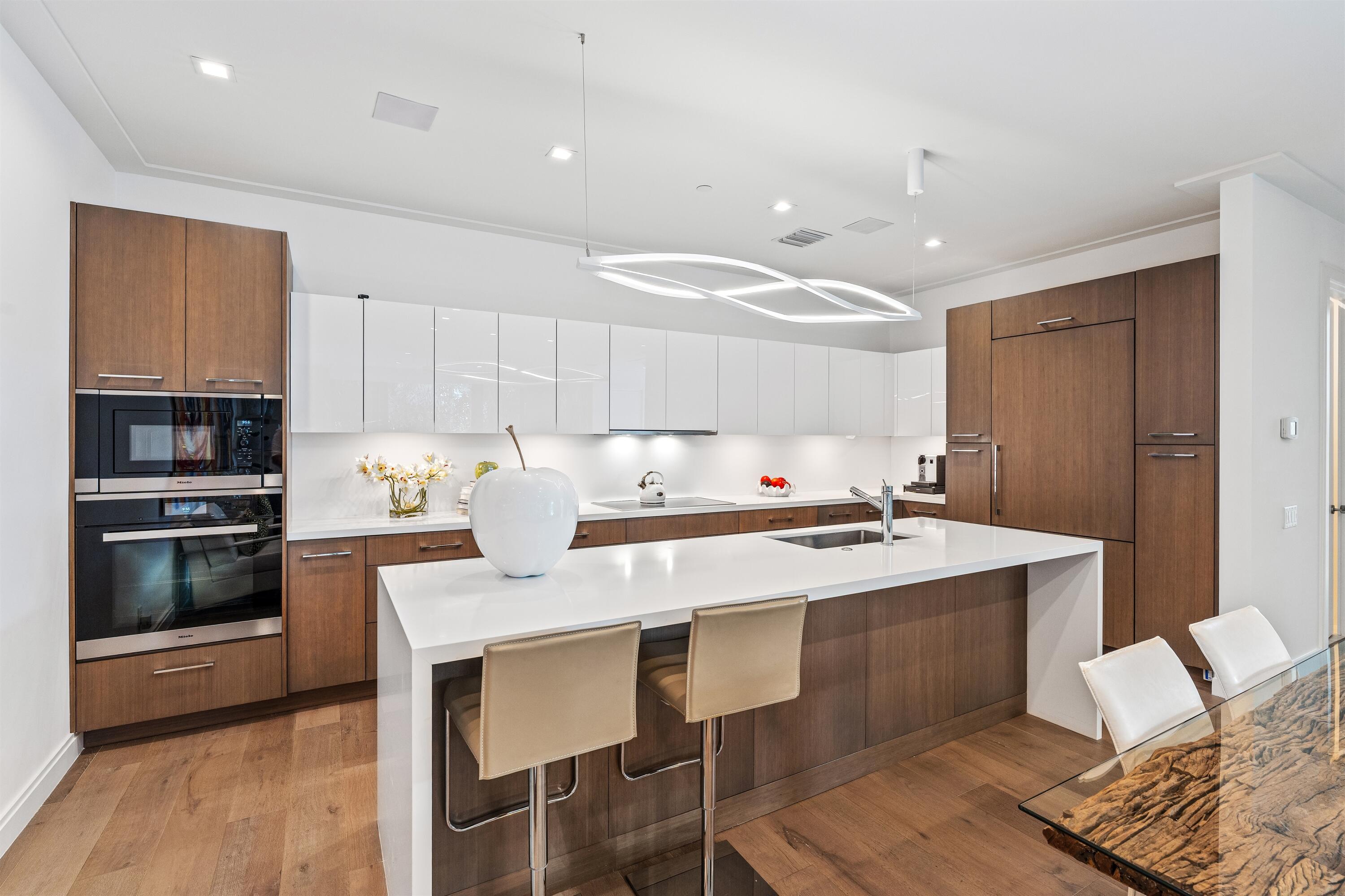 150 OCEANSIDE - Residential