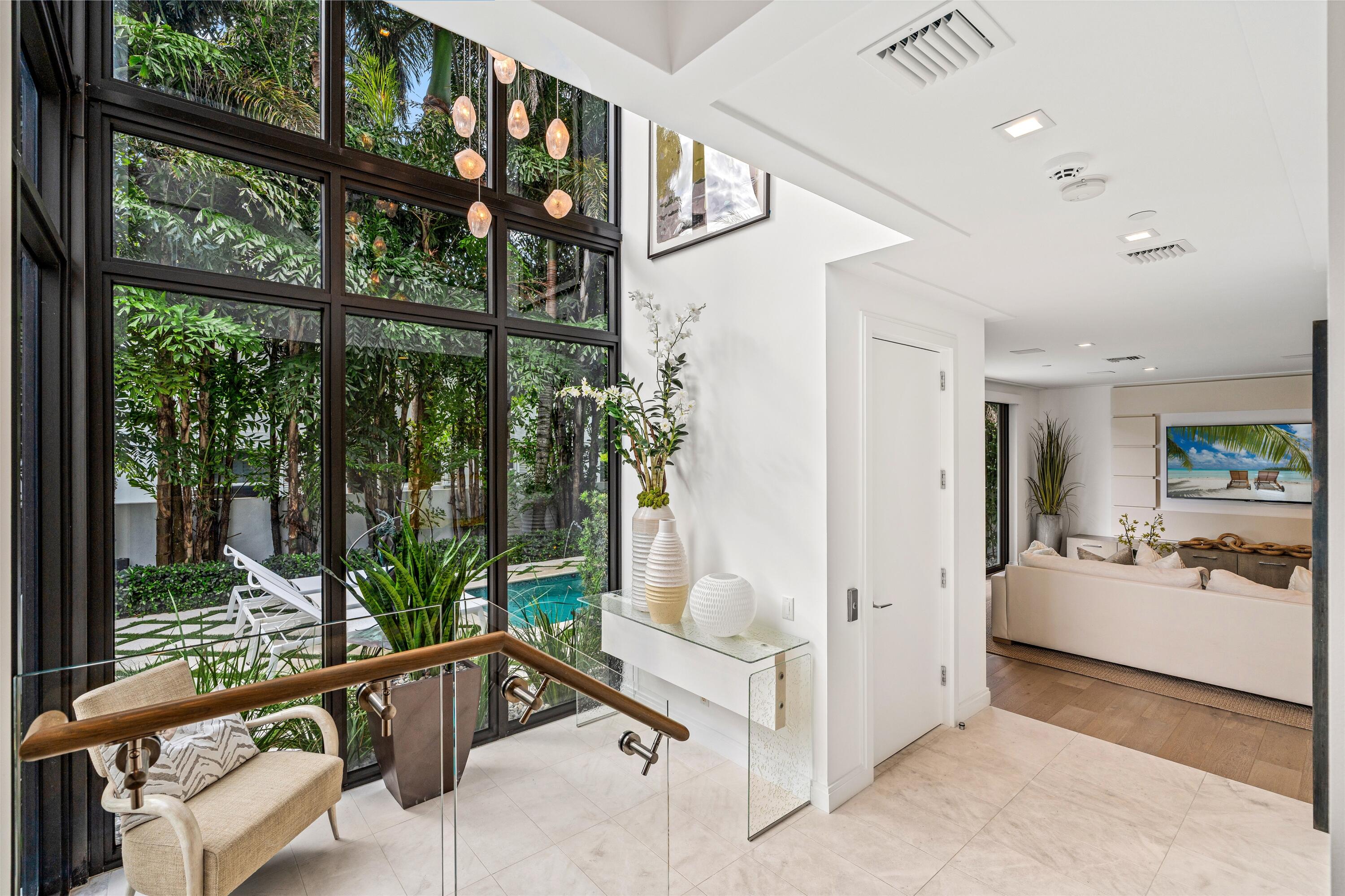 150 OCEANSIDE - Residential