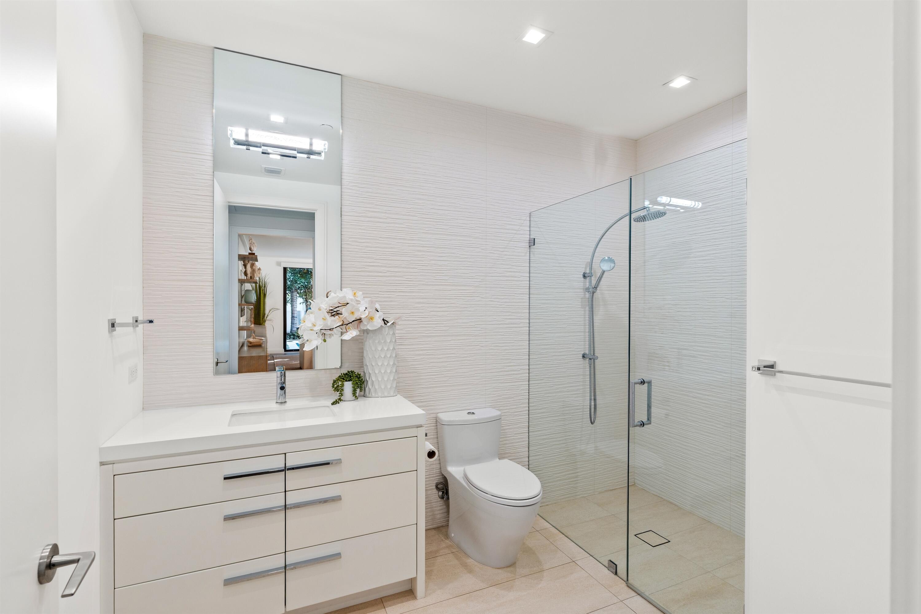 150 OCEANSIDE - Residential