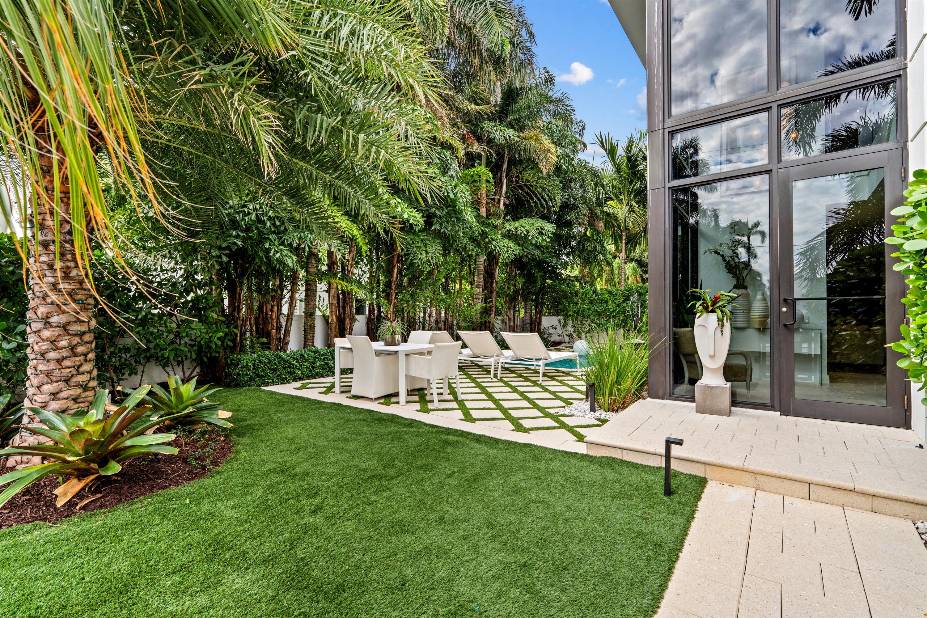 150 OCEANSIDE - Residential