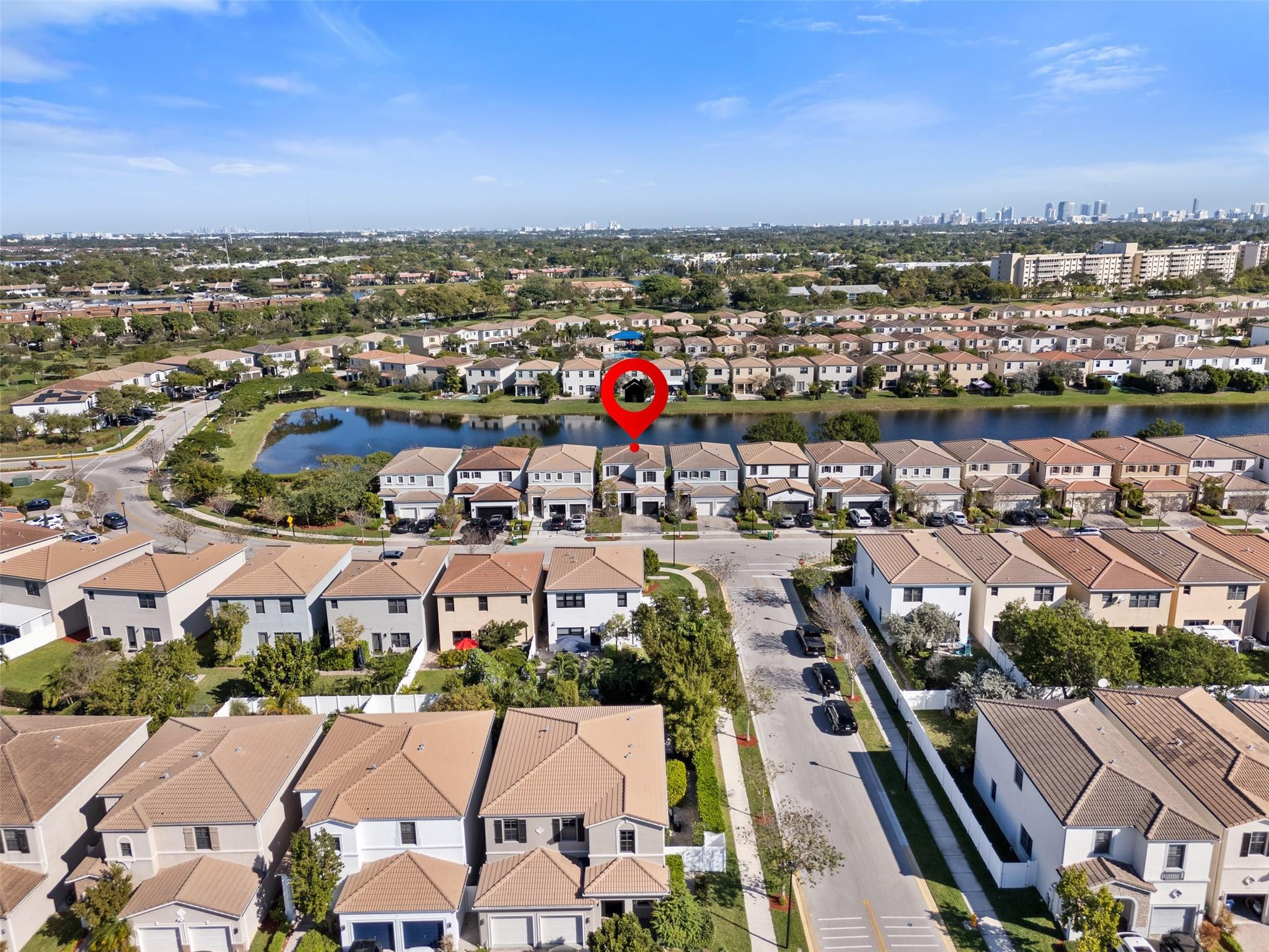 CHAMPION LAKES - Residential