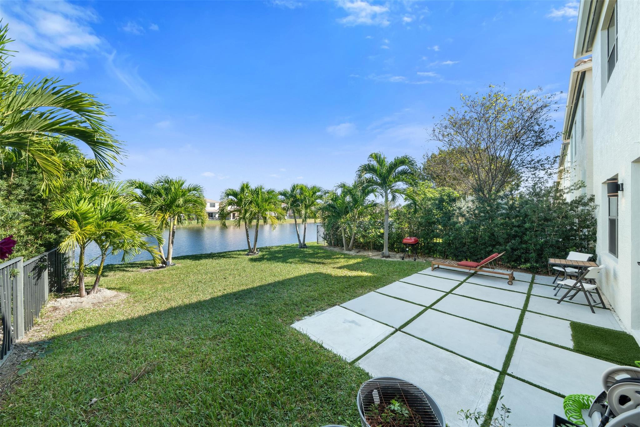 CHAMPION LAKES - Residential