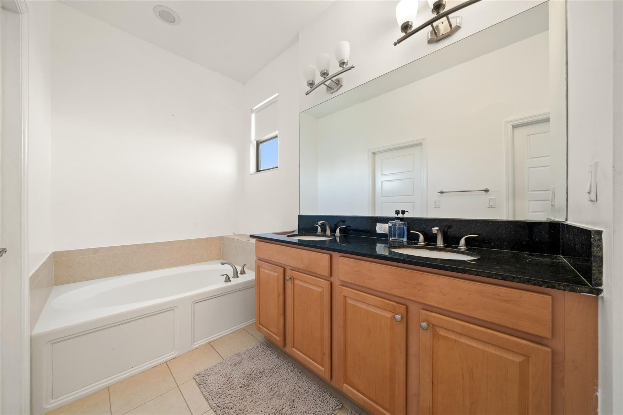 CHAMPION LAKES - Residential