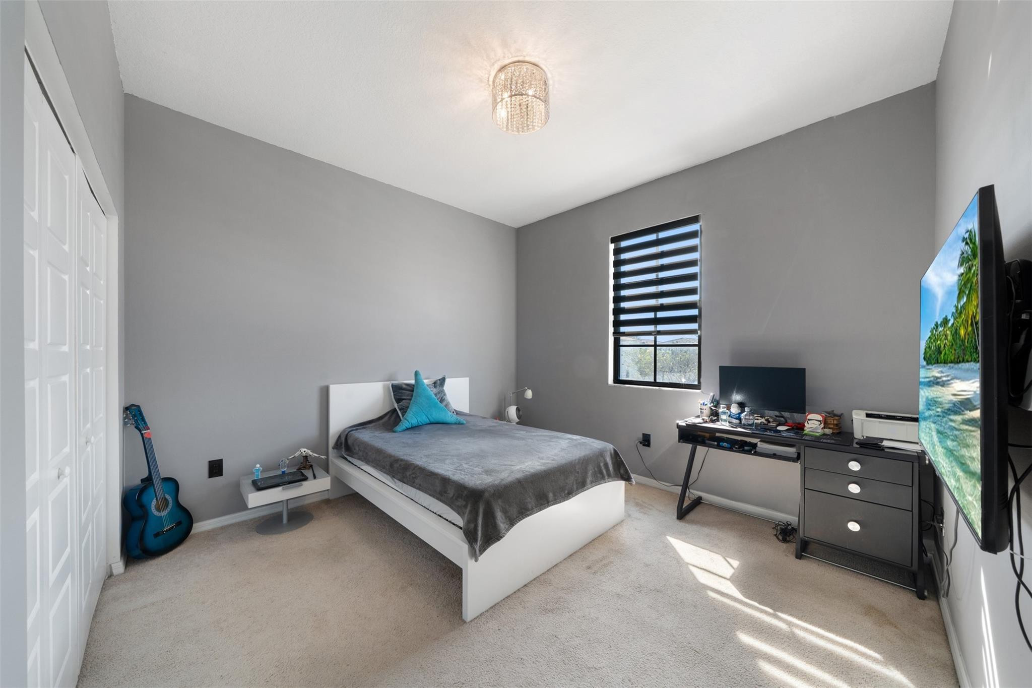 CHAMPION LAKES - Residential