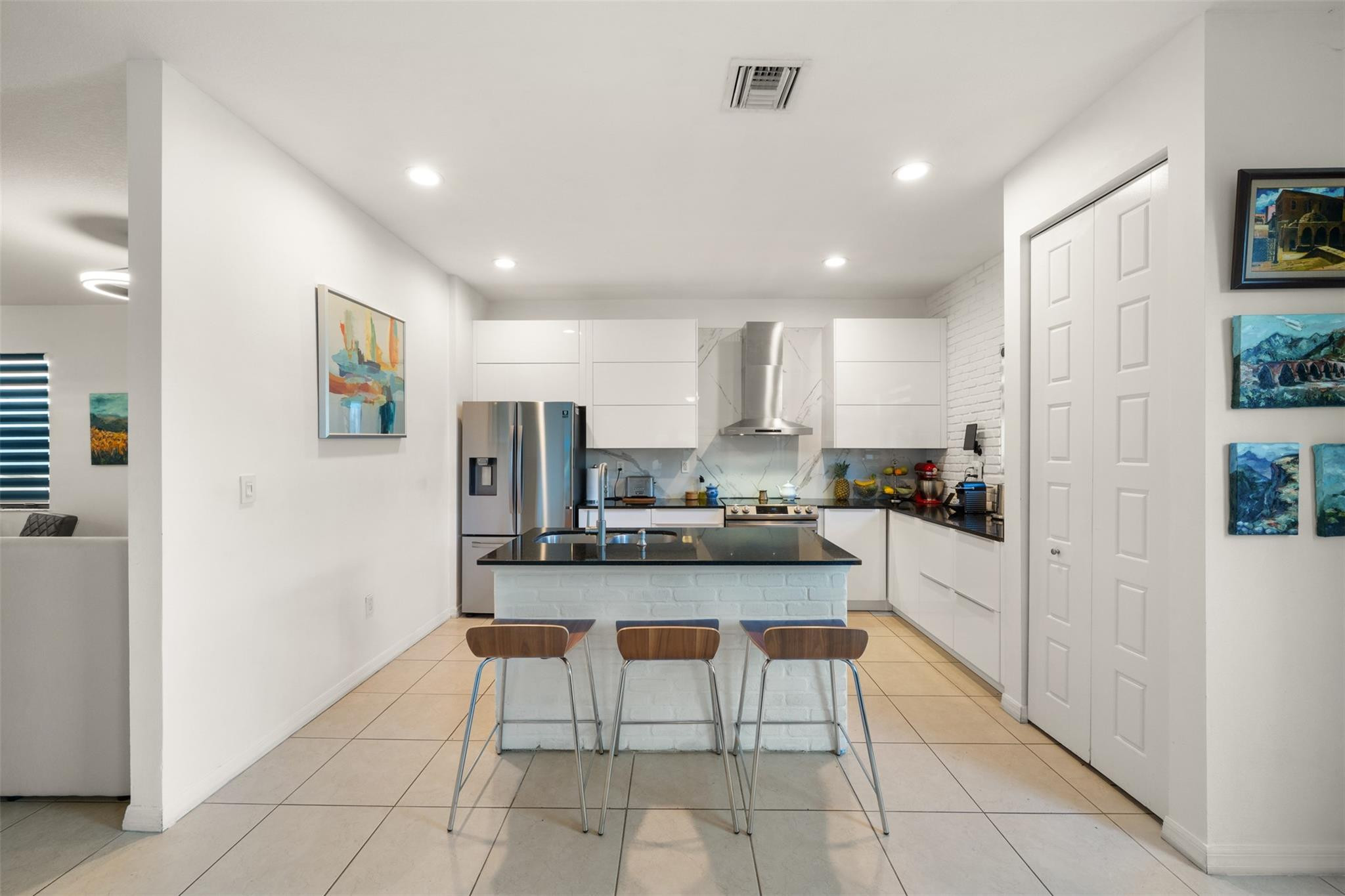 CHAMPION LAKES - Residential