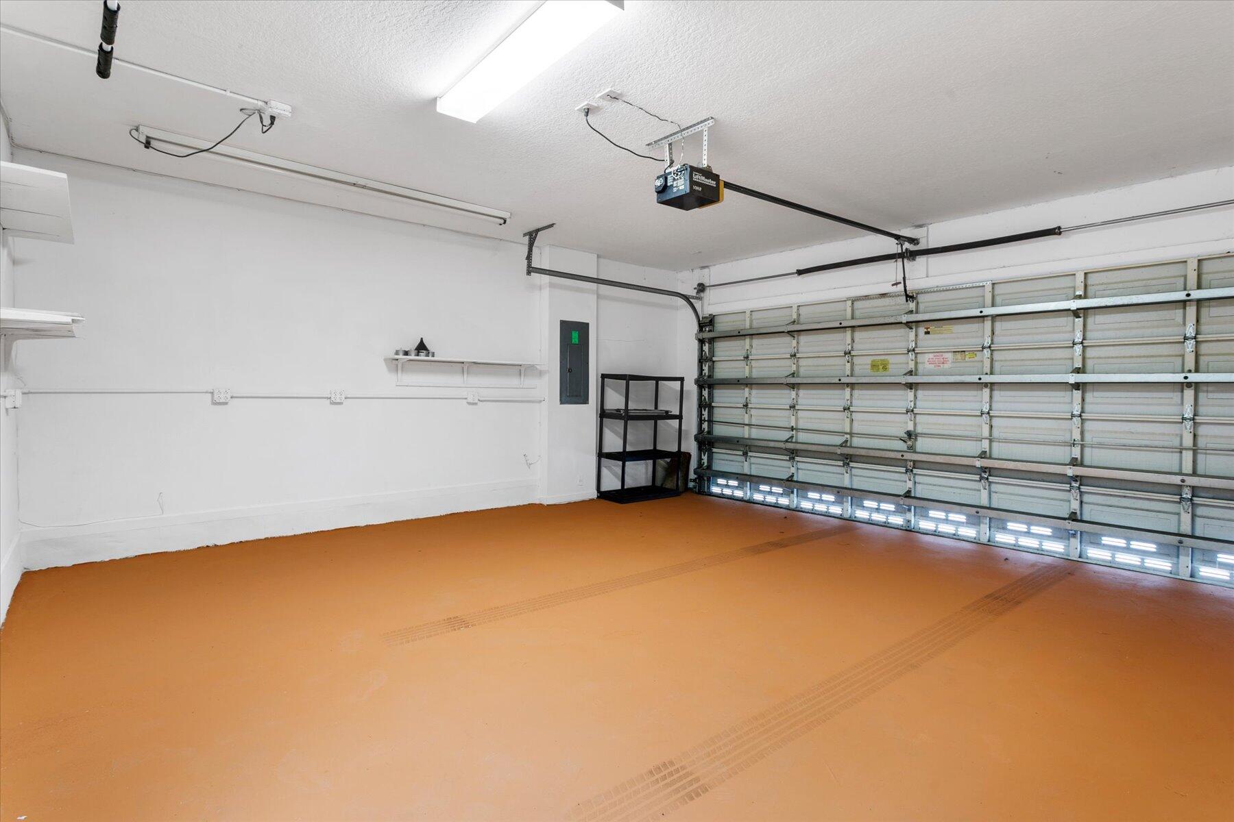 MELEAR BORGATA - Residential Lease