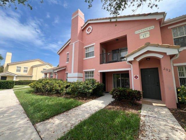Move-in ready 2-bedroom, 2-bathroom condo in central St. Lucie West! Comfortable living in a convenient location with 1,141 sqft of living space. Featuring a spacious open floor plan, perfect for modern living. In-unit laundry and office space. The kitchen is equipped with sleek appliances and plenty of cabinet space. The bedrooms are well-appointed, with ample natural light. The Belmont community provides residents with a range of amenities, including a pool, clubhouse, and fitness center. The neighborhood is close to shopping, dining, and entertainment options, making it ideal for those seeking a vibrant lifestyle. Don't miss the opportunity to make this wonderful condo your new home. Schedule a showing today!