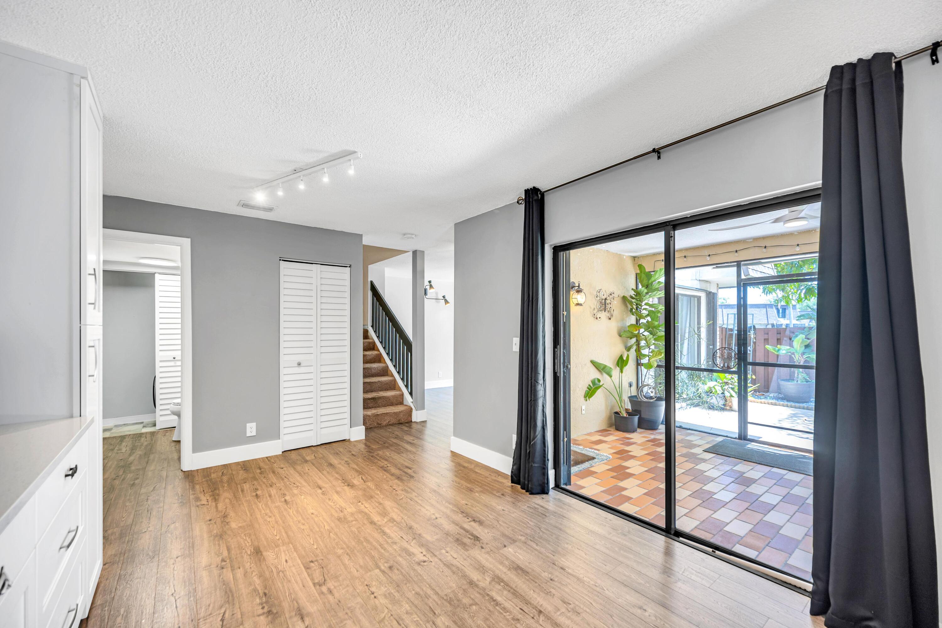 PARKSIDE - Residential