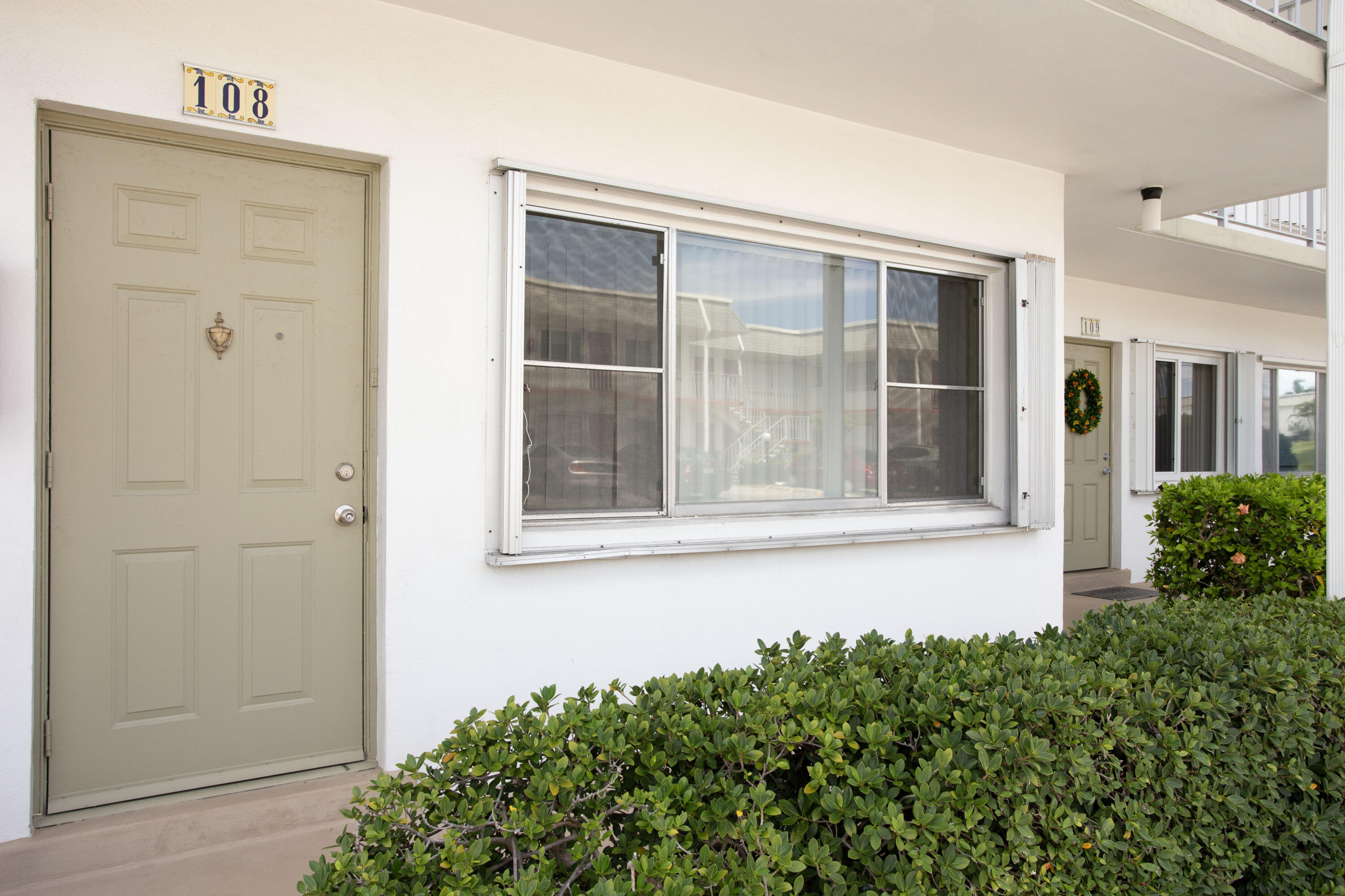 MURRY HILLS APT BLDG CONDO - Residential
