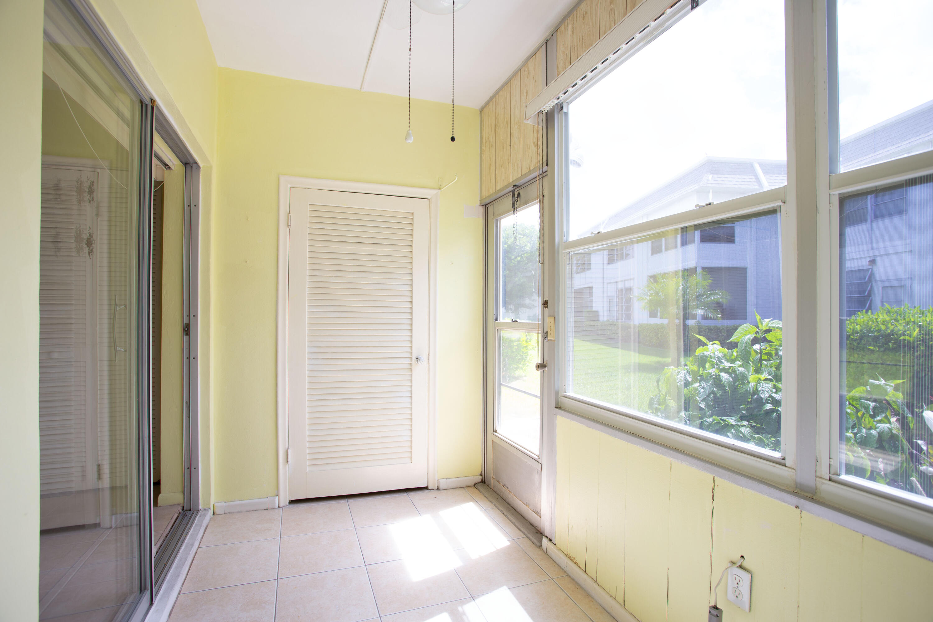 MURRY HILLS APT BLDG CONDO - Residential