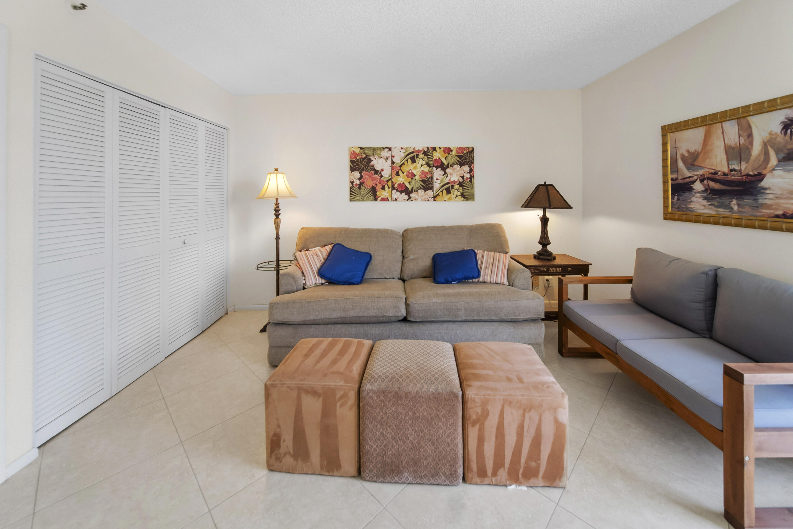 YACHT & RACQUET CLUB OF BOCA RATON CONDO - Residential