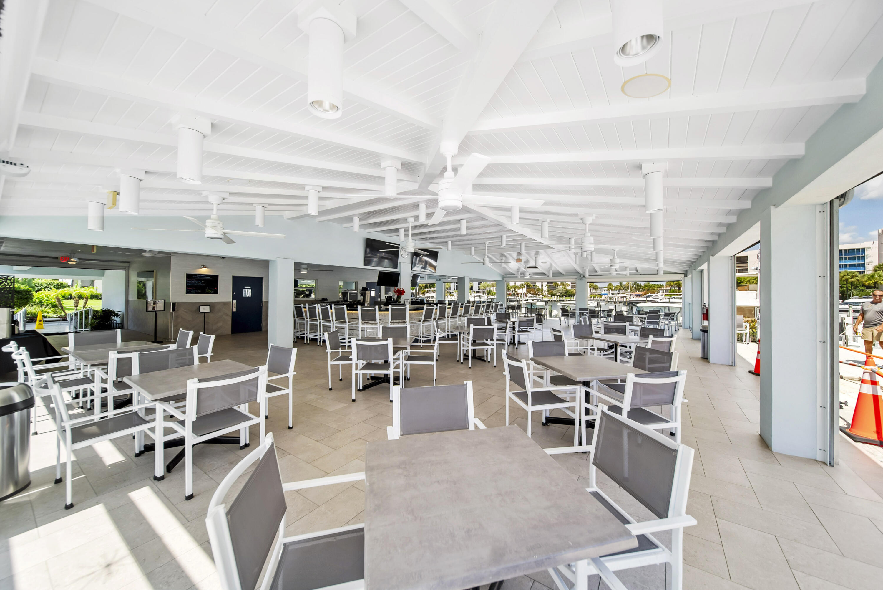 YACHT & RACQUET CLUB OF BOCA RATON CONDO - Residential