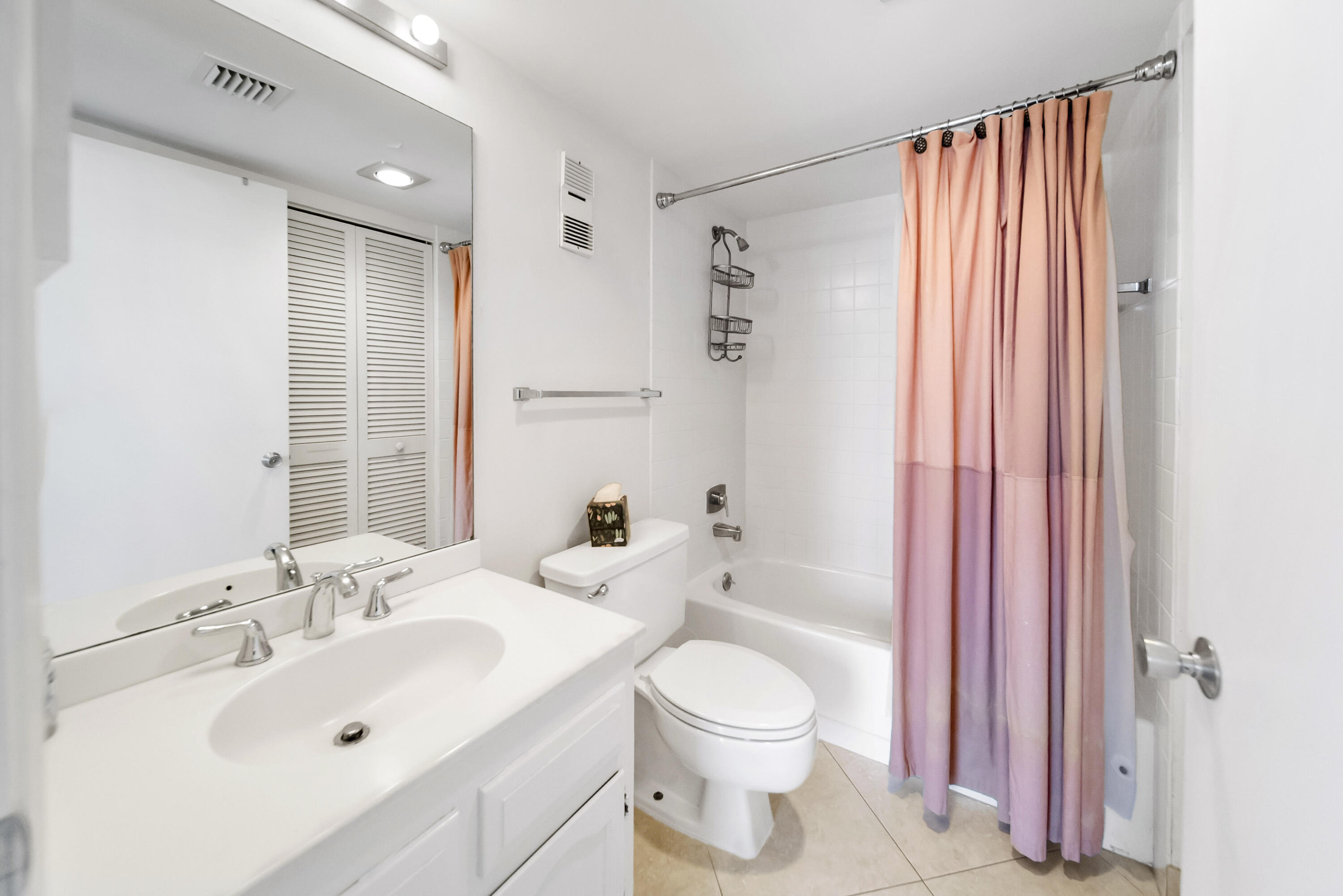 YACHT & RACQUET CLUB OF BOCA RATON CONDO - Residential