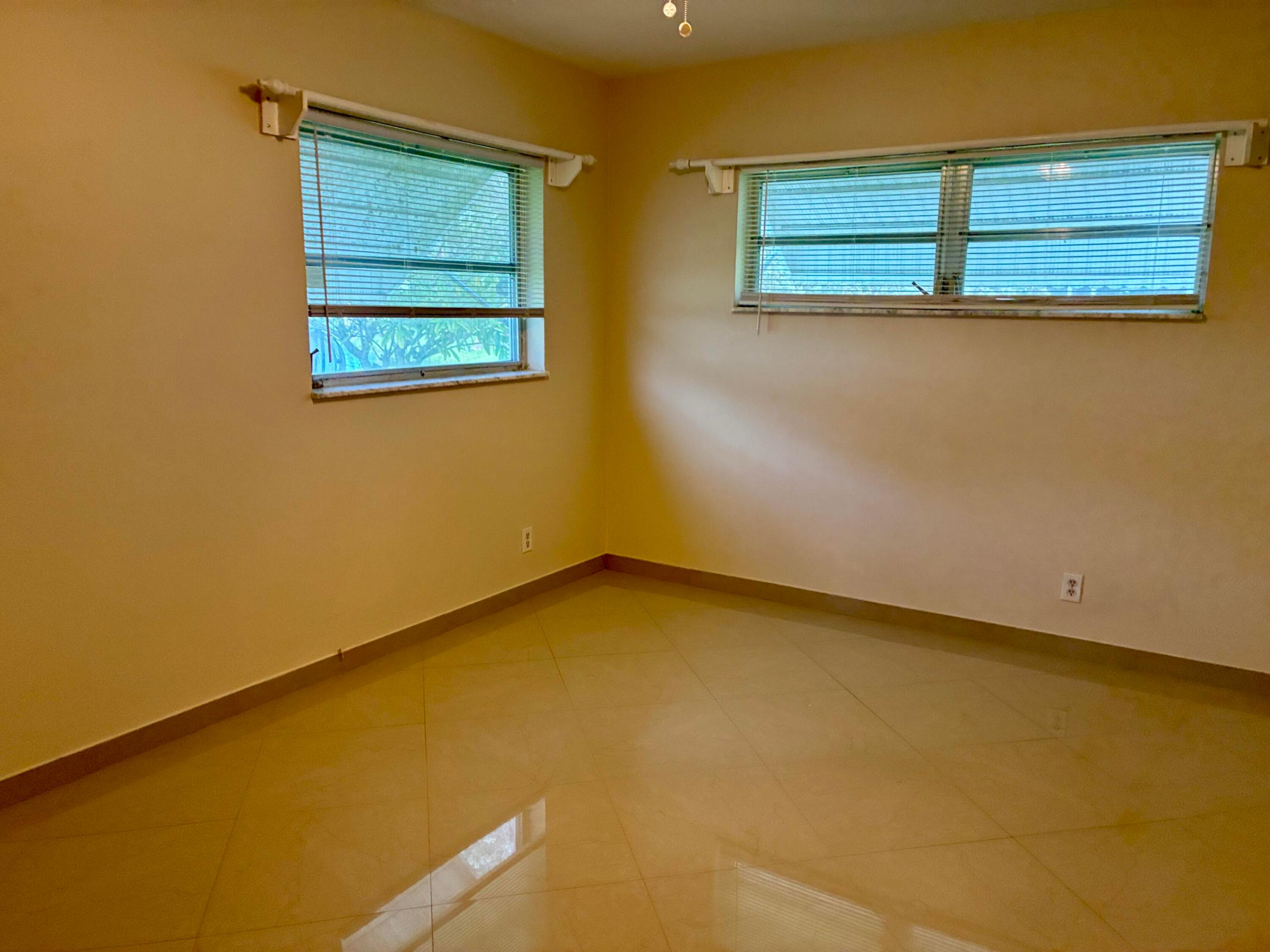 PARADISE GARDENS SEC 4 - Residential Lease