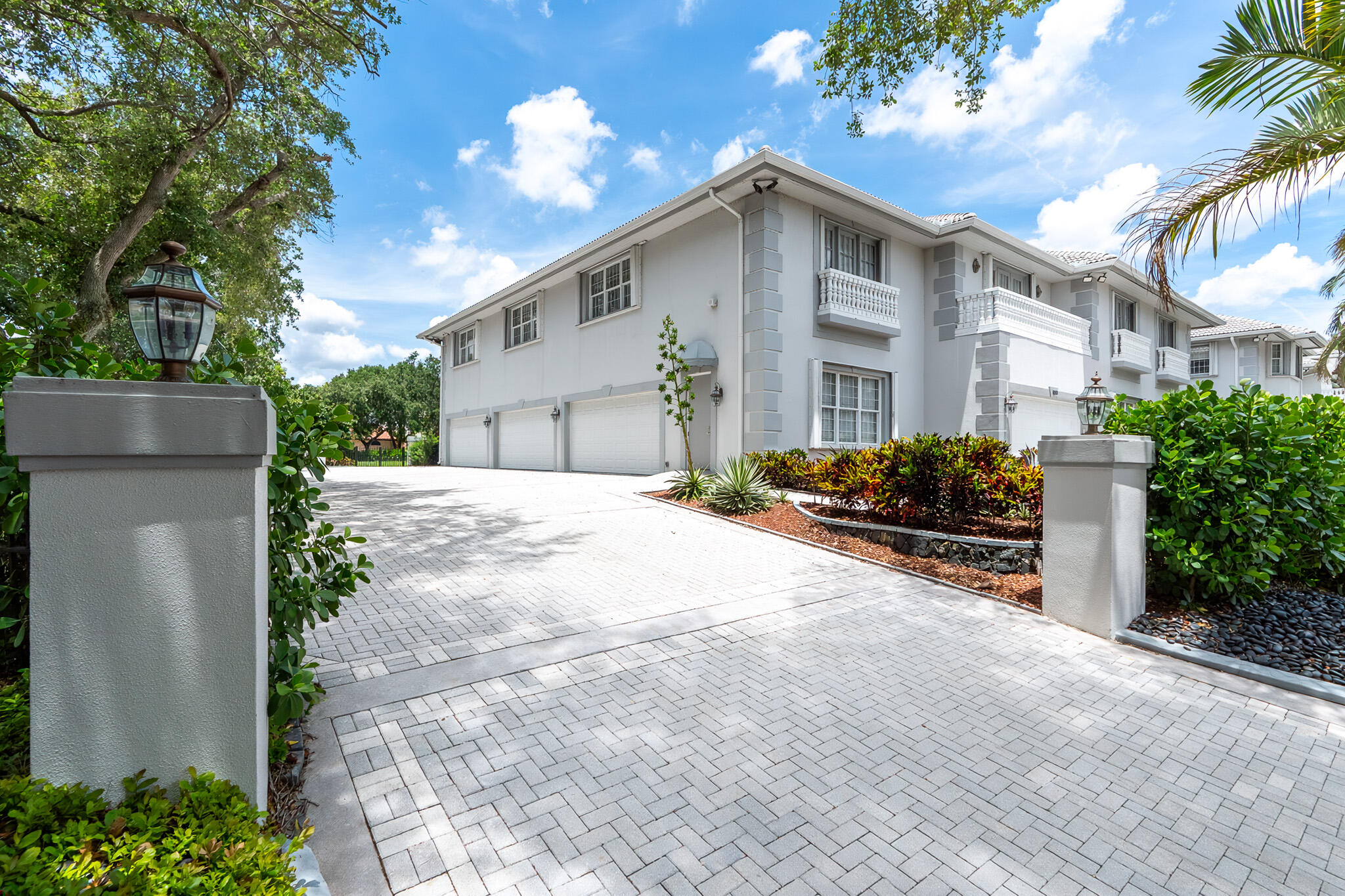EAGLE TRACE - Residential