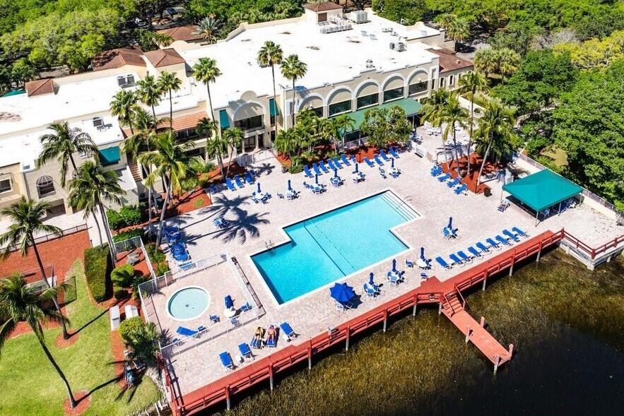 SABAL PALM OF PINE RIDGE - Residential