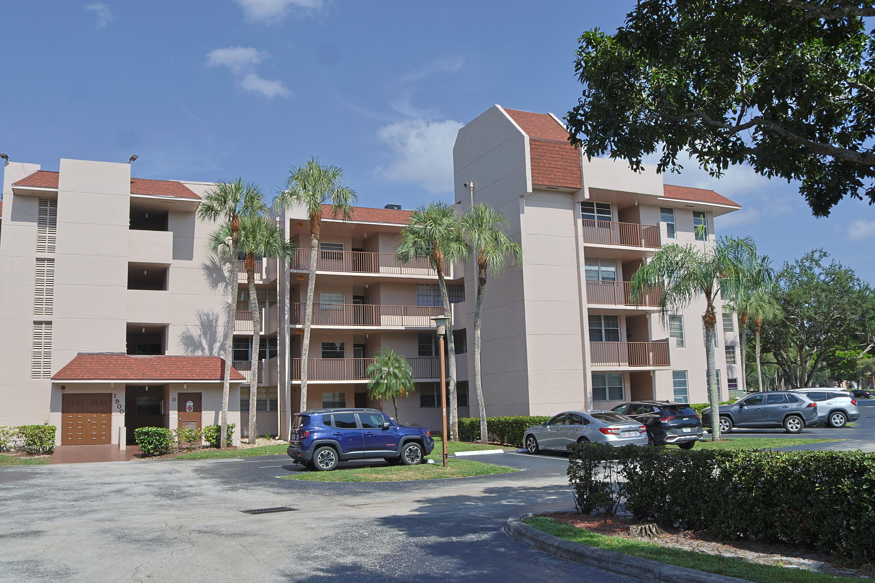 SABAL PALM OF PINE RIDGE - Residential