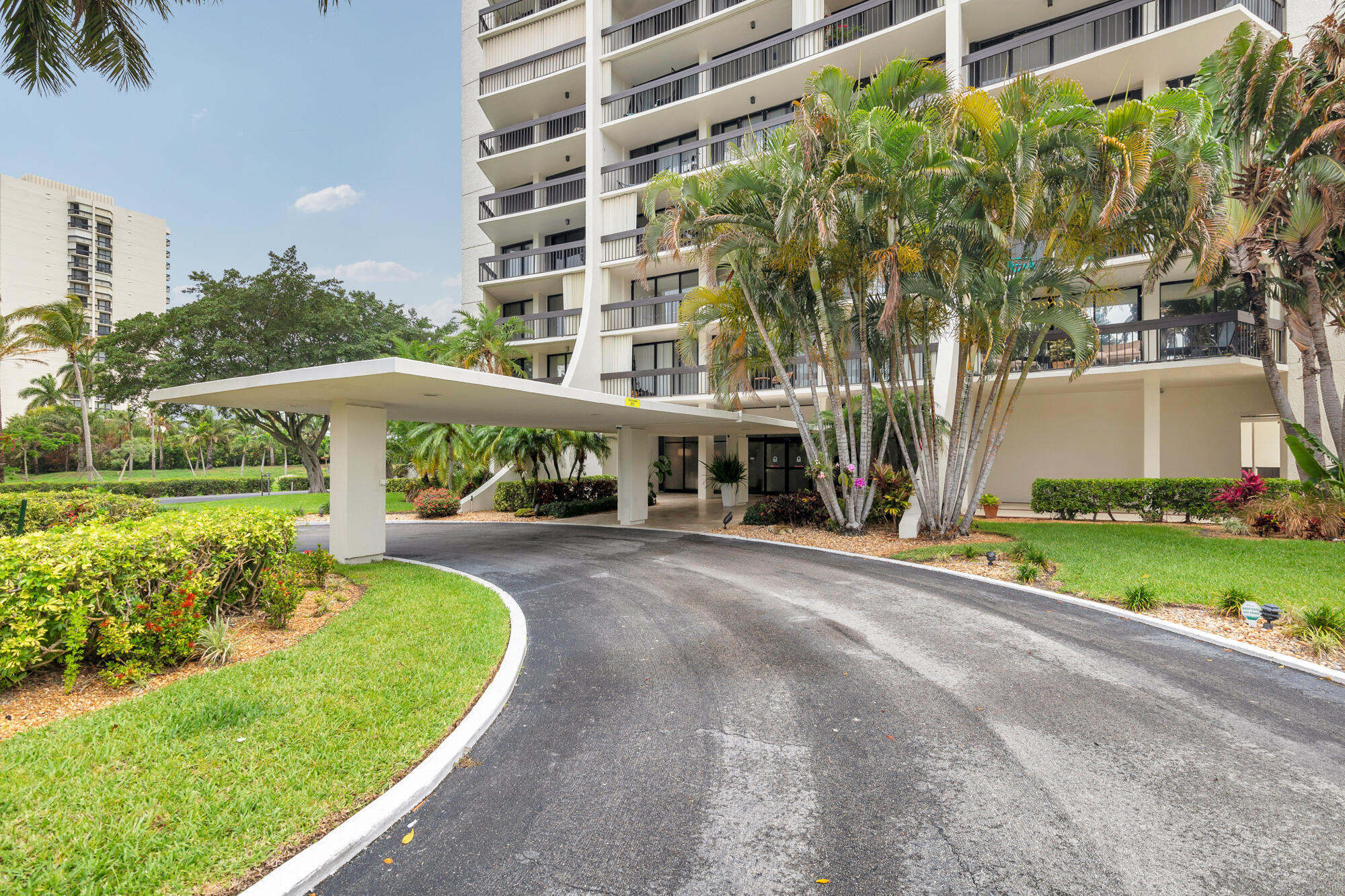 LANDS OF THE PRESIDENT CONDO 2 , - Residential