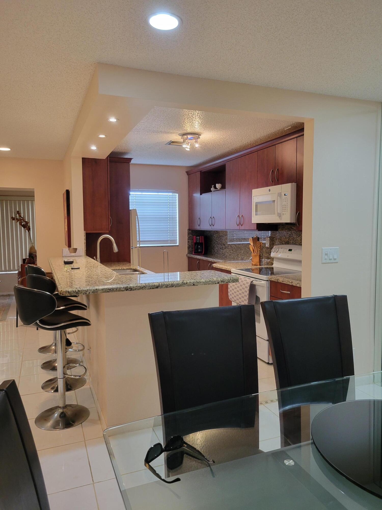 HIGH POINT OF DELRAY WEST CONDO SEC 1&2 - Residential Lease