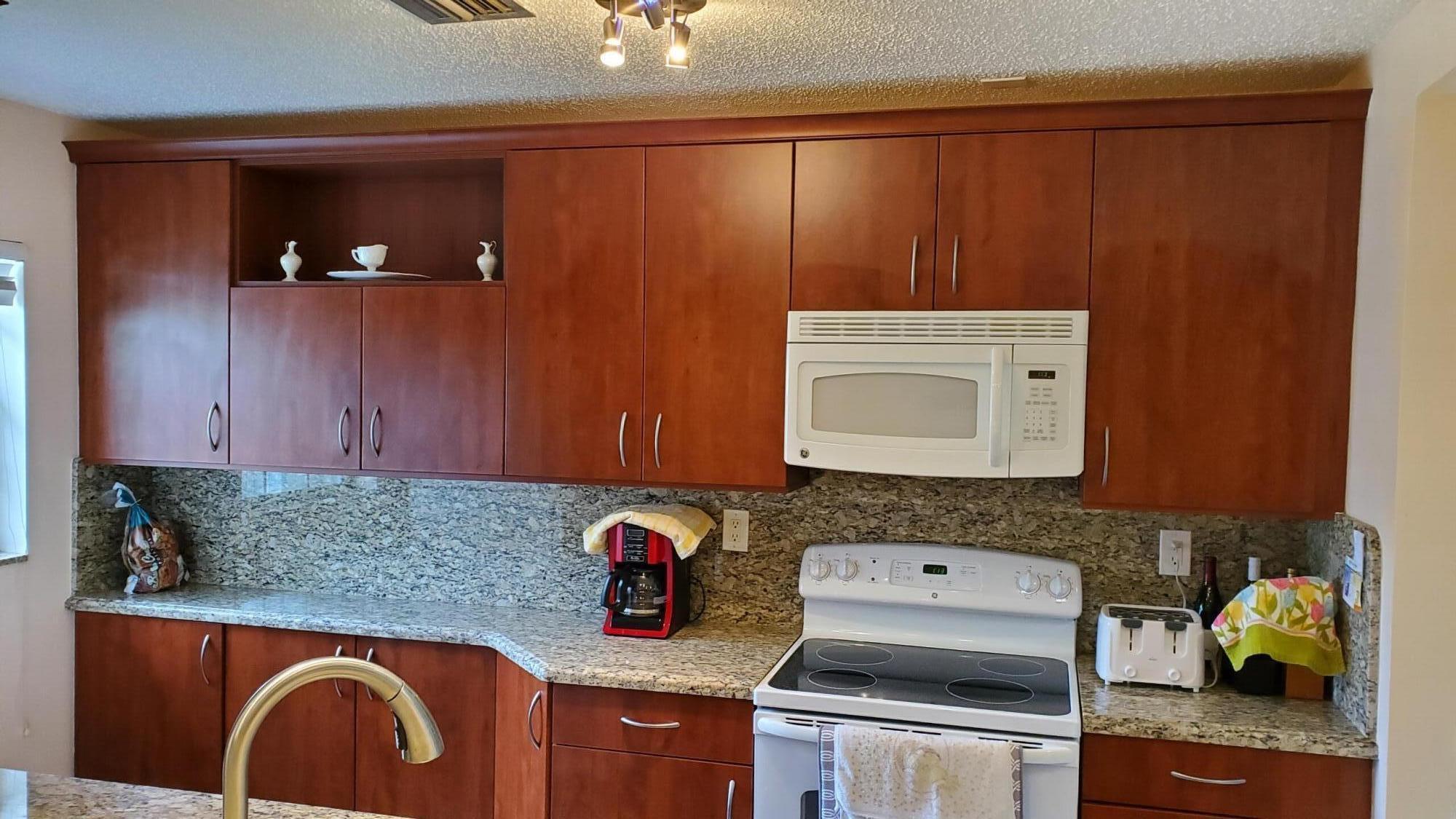 HIGH POINT OF DELRAY WEST CONDO SEC 1&2 - Residential Lease