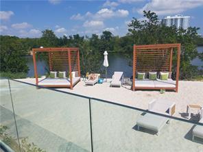 THE HARBOUR SOUTH CONDO - Residential