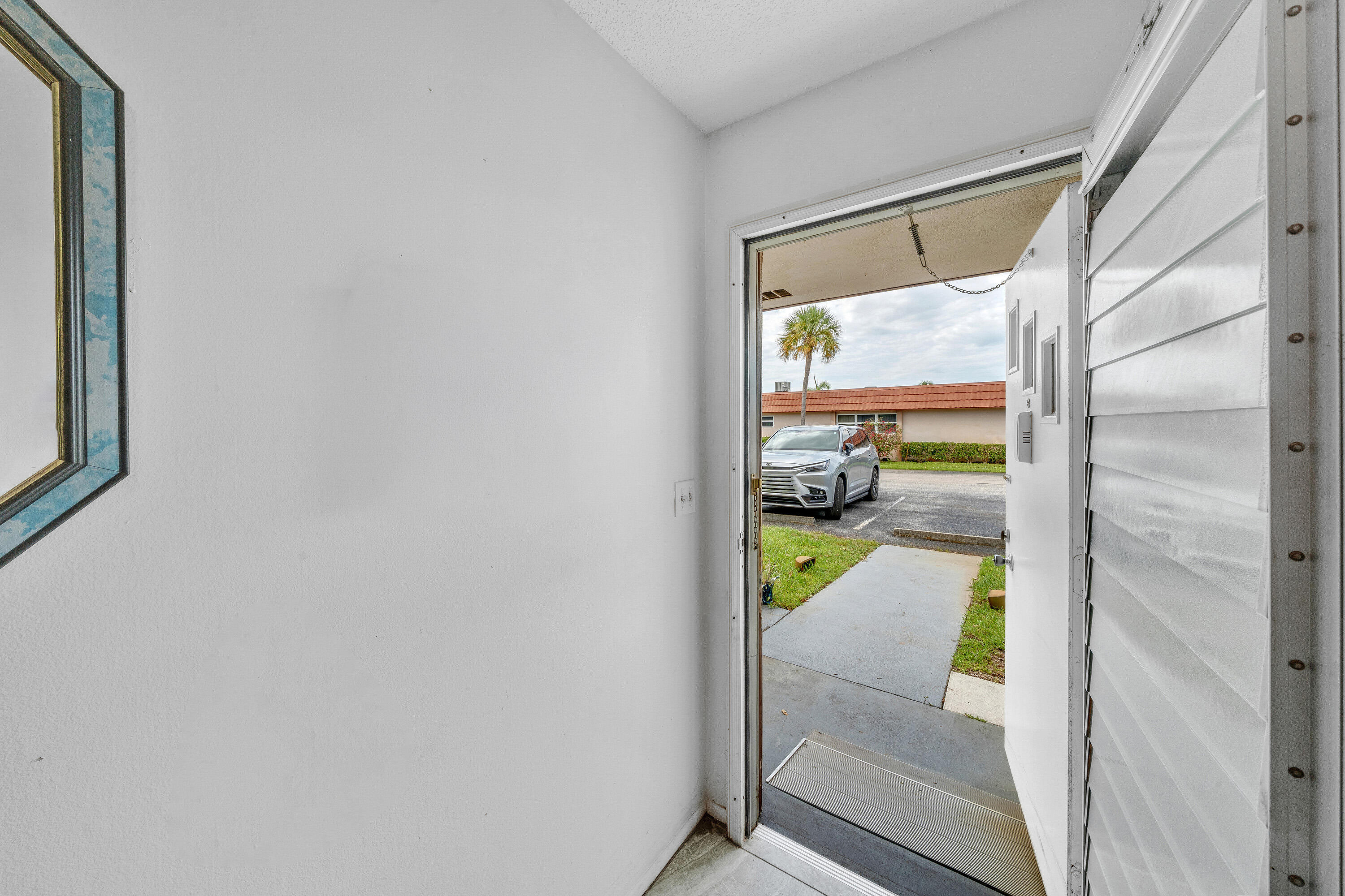 CRESTHAVEN CONDO TOWNHOMES SEC 2 - Residential