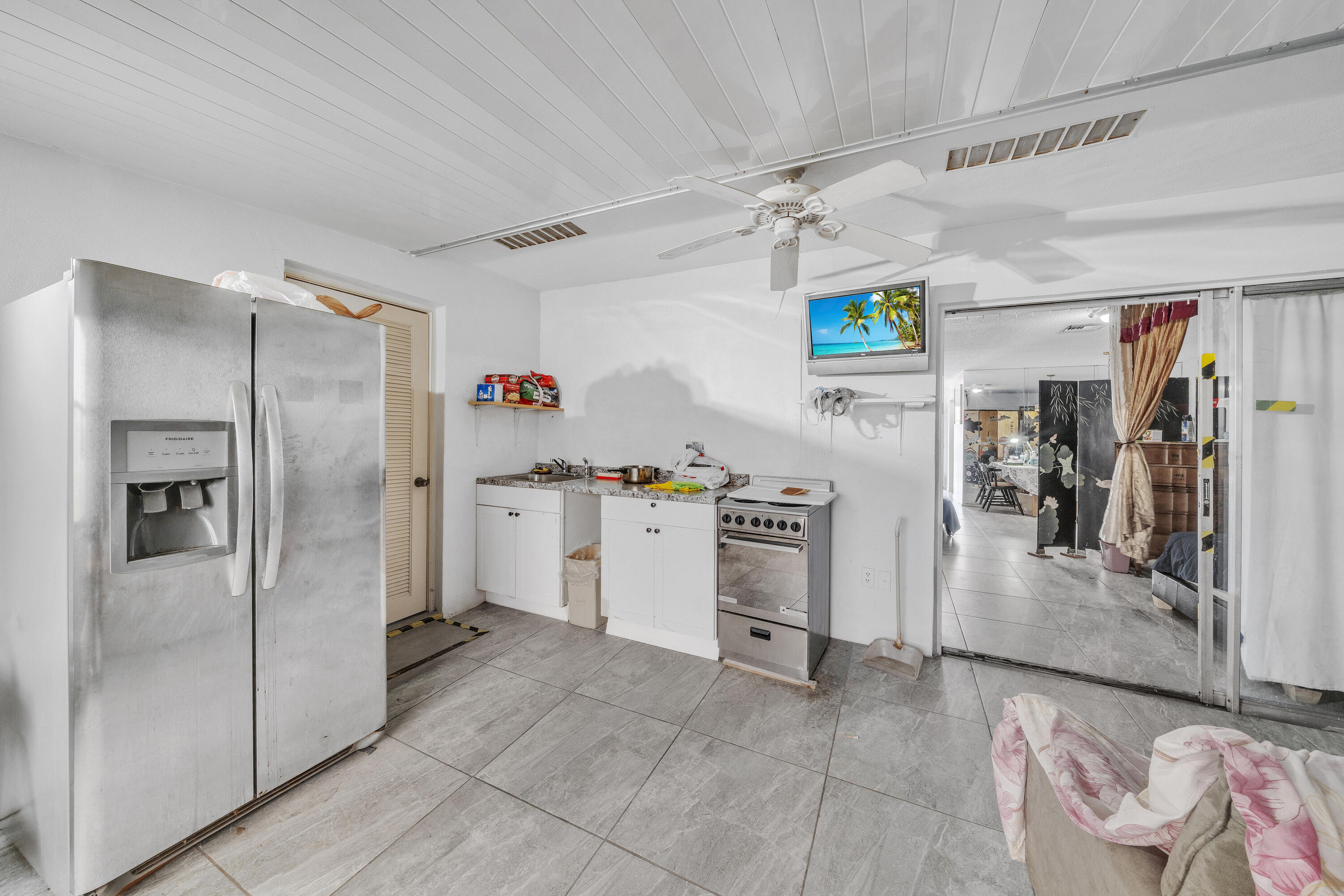 CRESTHAVEN CONDO TOWNHOMES SEC 2 - Residential