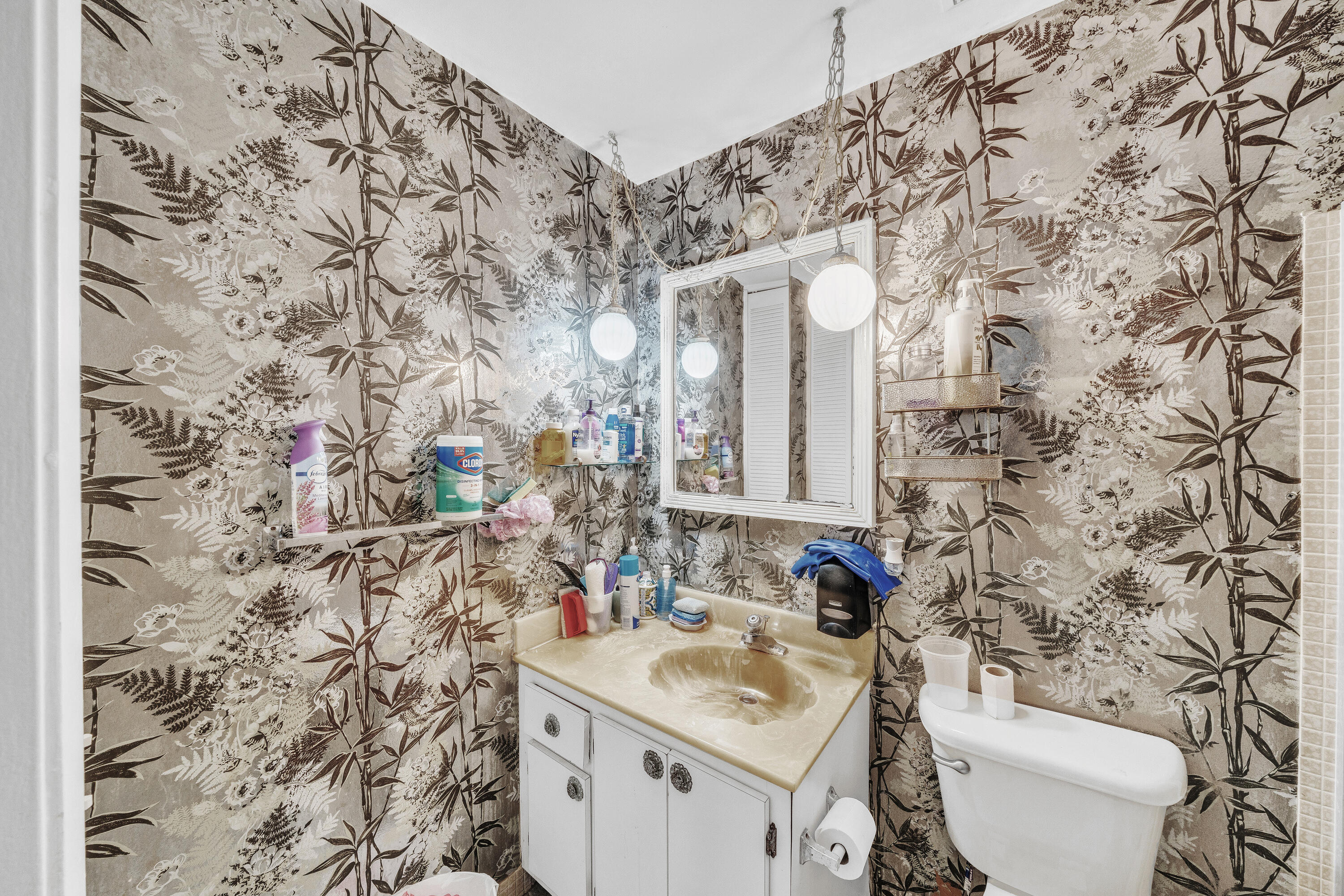 CRESTHAVEN CONDO TOWNHOMES SEC 2 - Residential