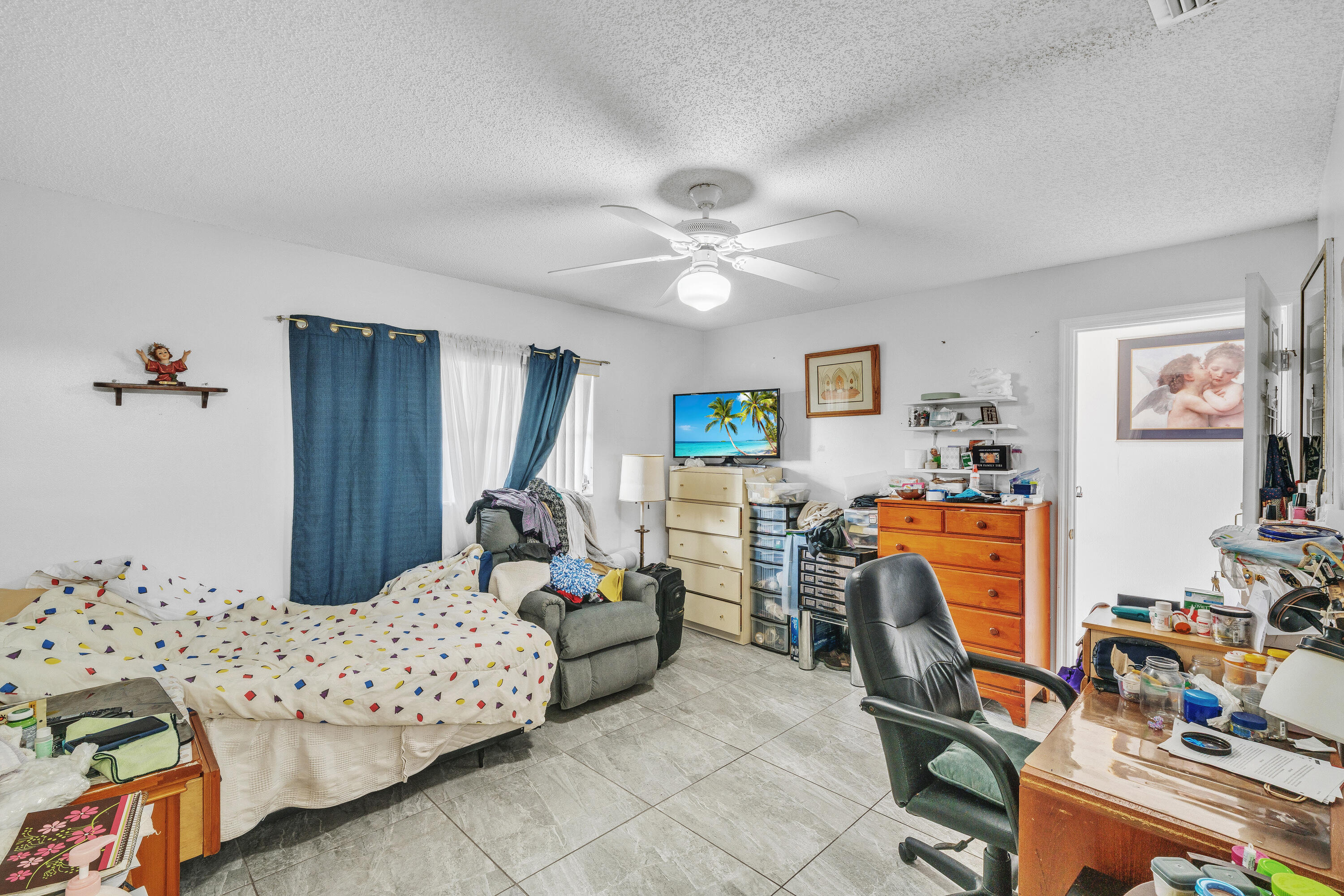 CRESTHAVEN CONDO TOWNHOMES SEC 2 - Residential