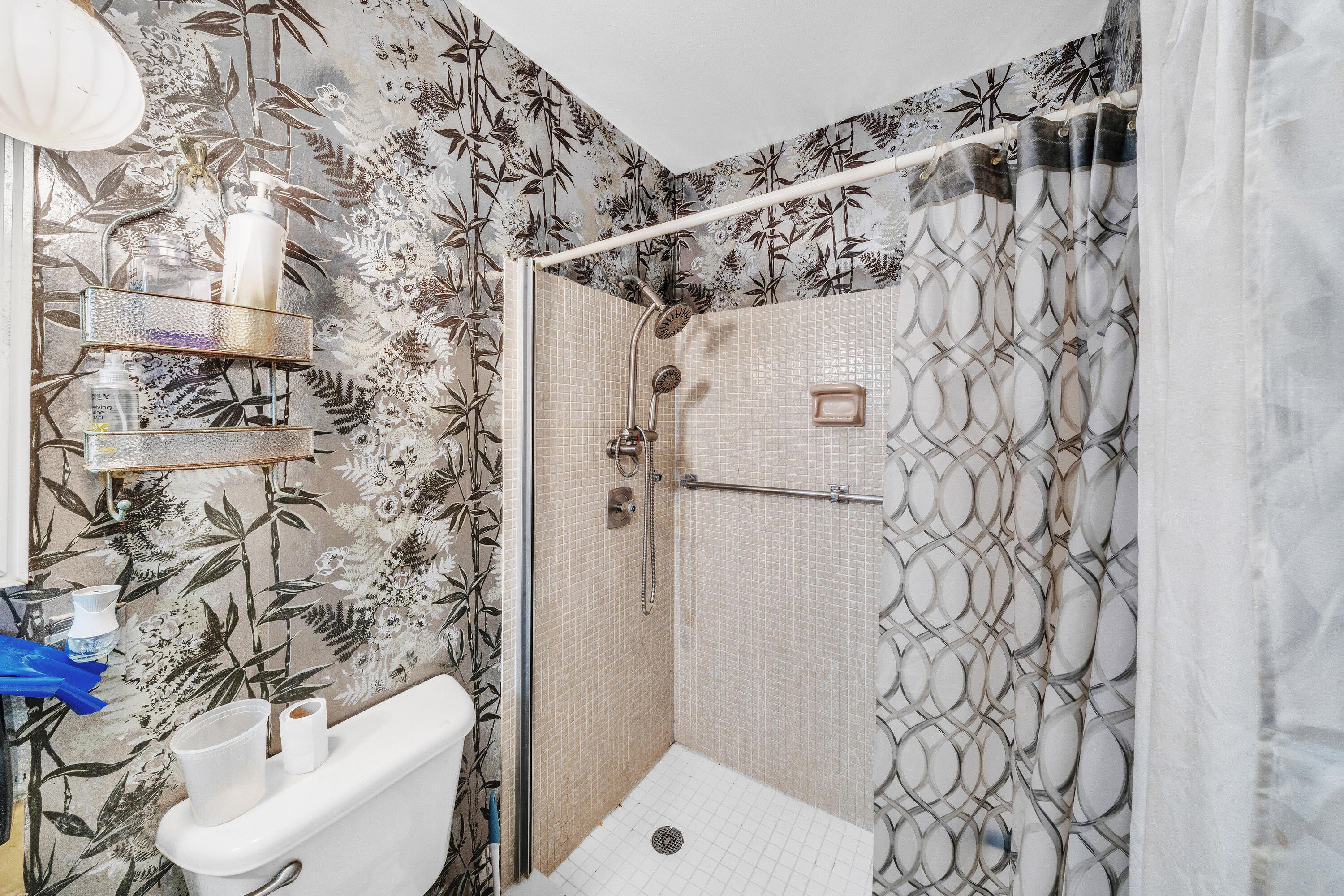 CRESTHAVEN CONDO TOWNHOMES SEC 2 - Residential