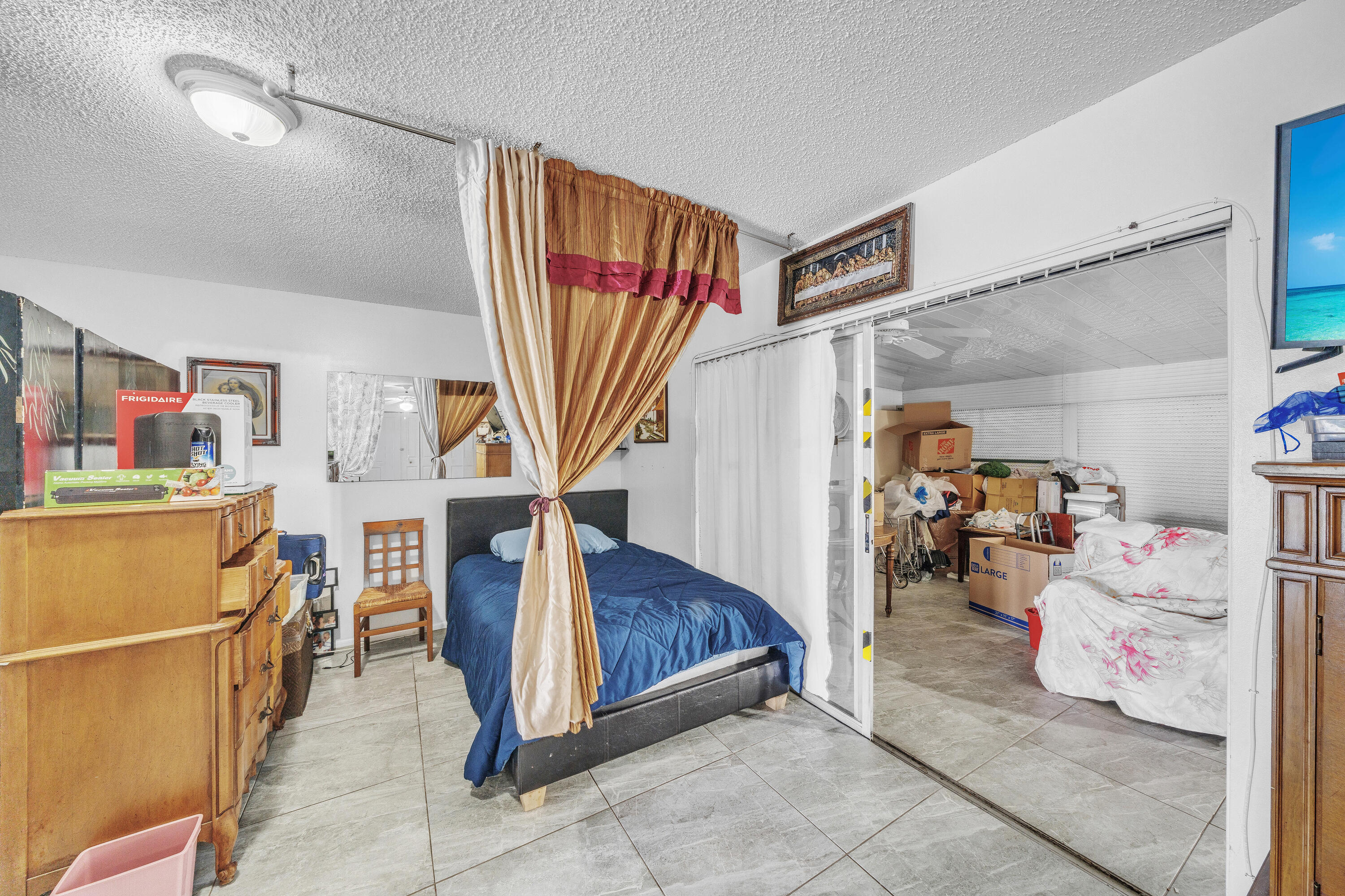 CRESTHAVEN CONDO TOWNHOMES SEC 2 - Residential