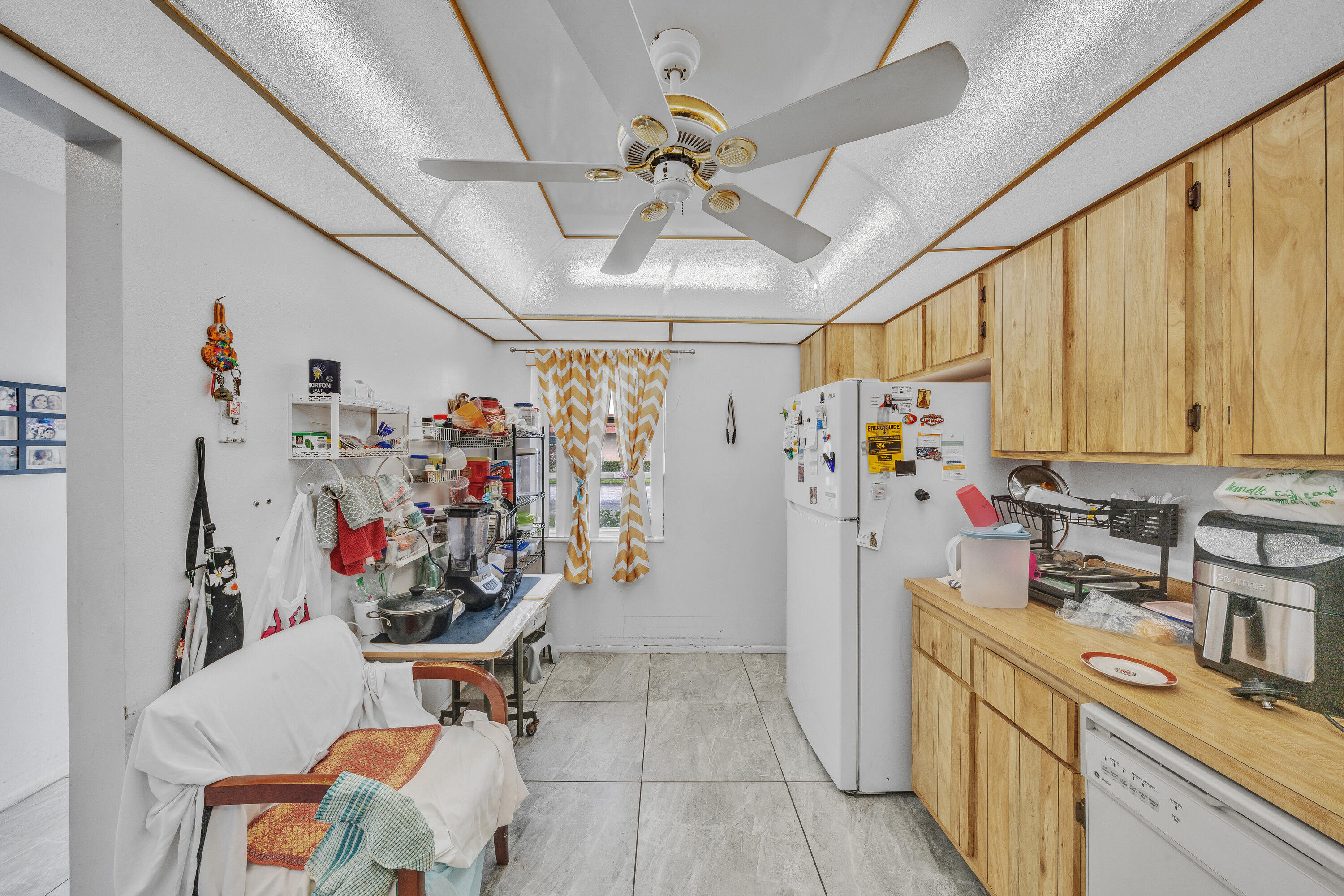 CRESTHAVEN CONDO TOWNHOMES SEC 2 - Residential