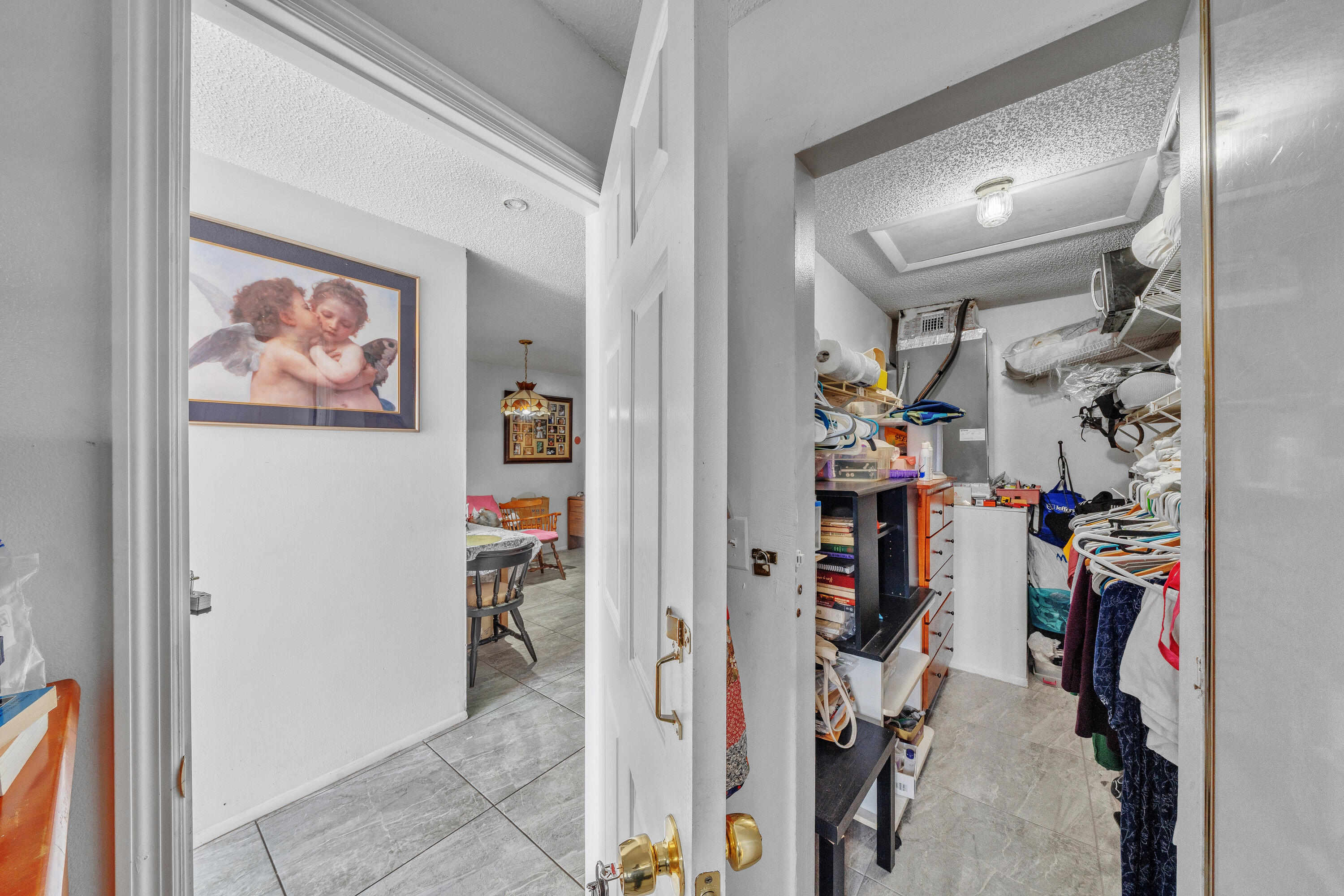 CRESTHAVEN CONDO TOWNHOMES SEC 2 - Residential