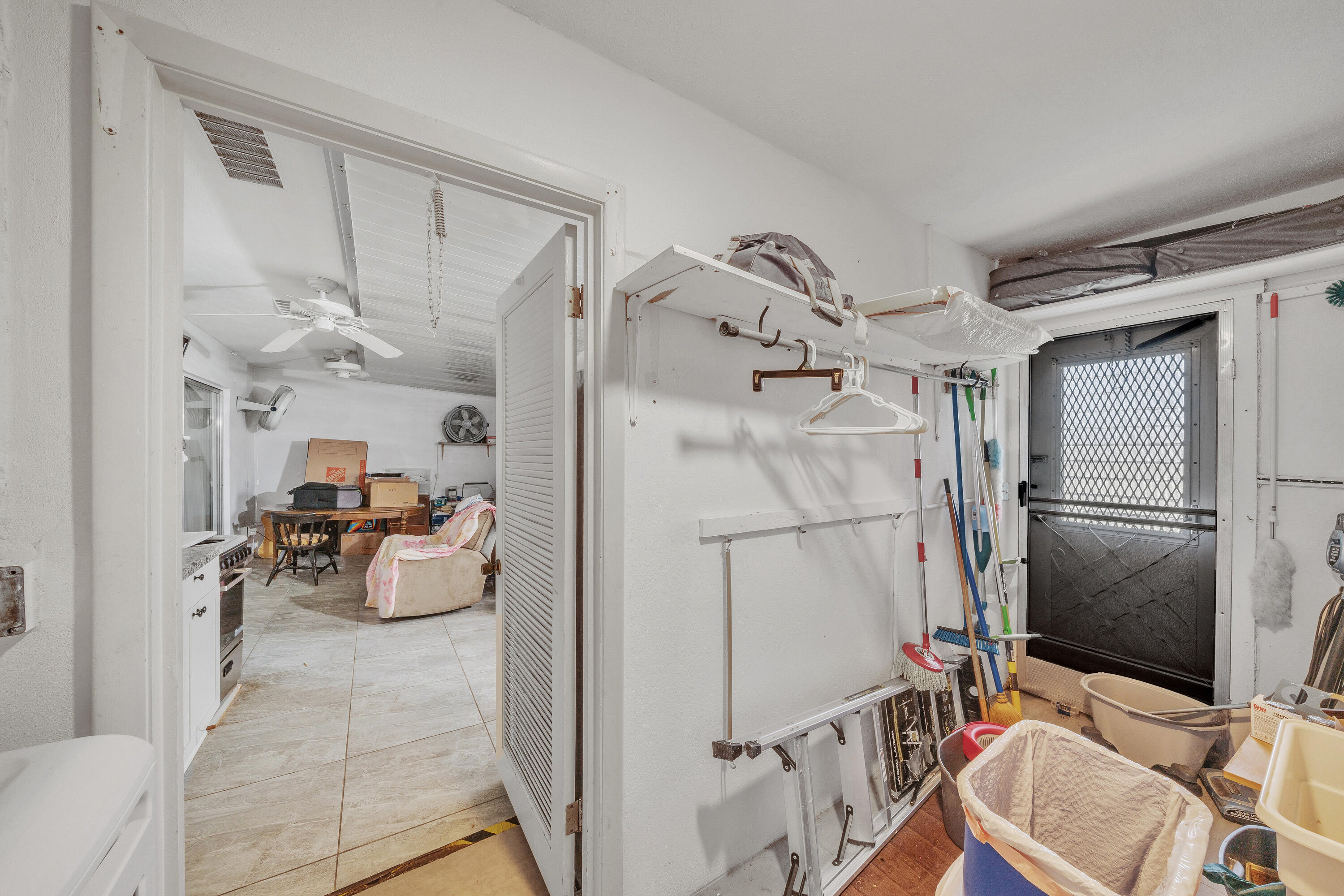 CRESTHAVEN CONDO TOWNHOMES SEC 2 - Residential