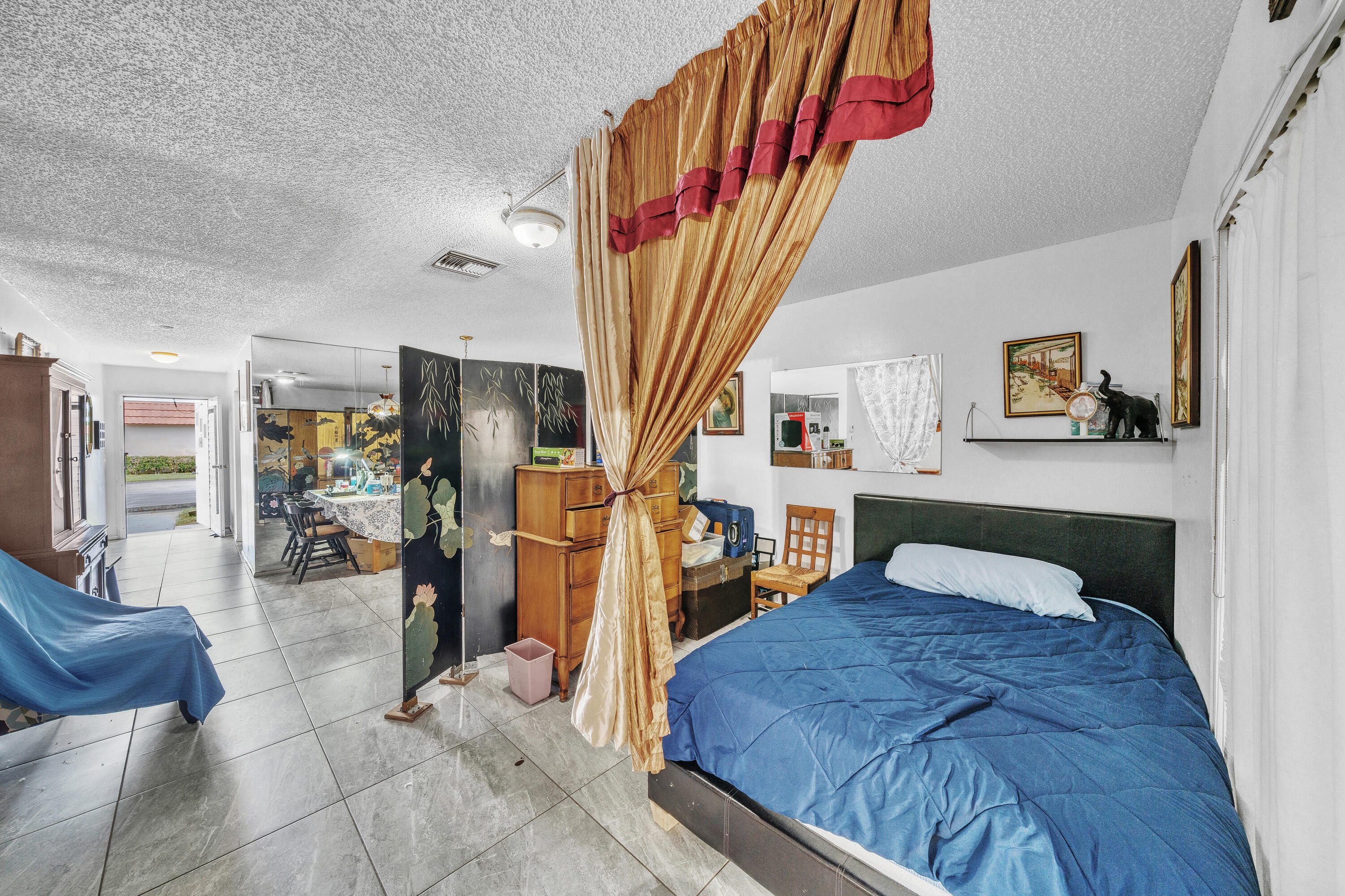 CRESTHAVEN CONDO TOWNHOMES SEC 2 - Residential