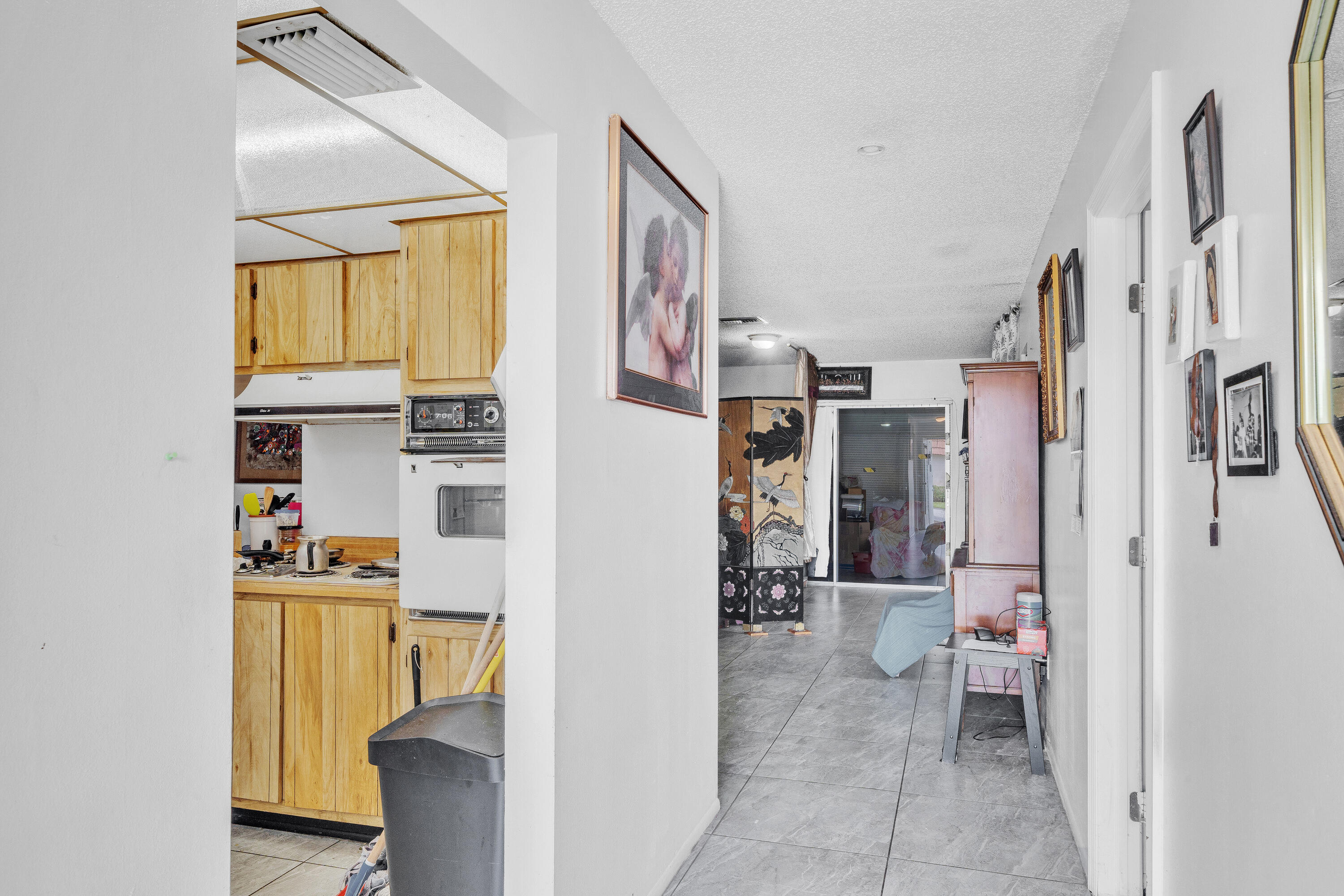 CRESTHAVEN CONDO TOWNHOMES SEC 2 - Residential