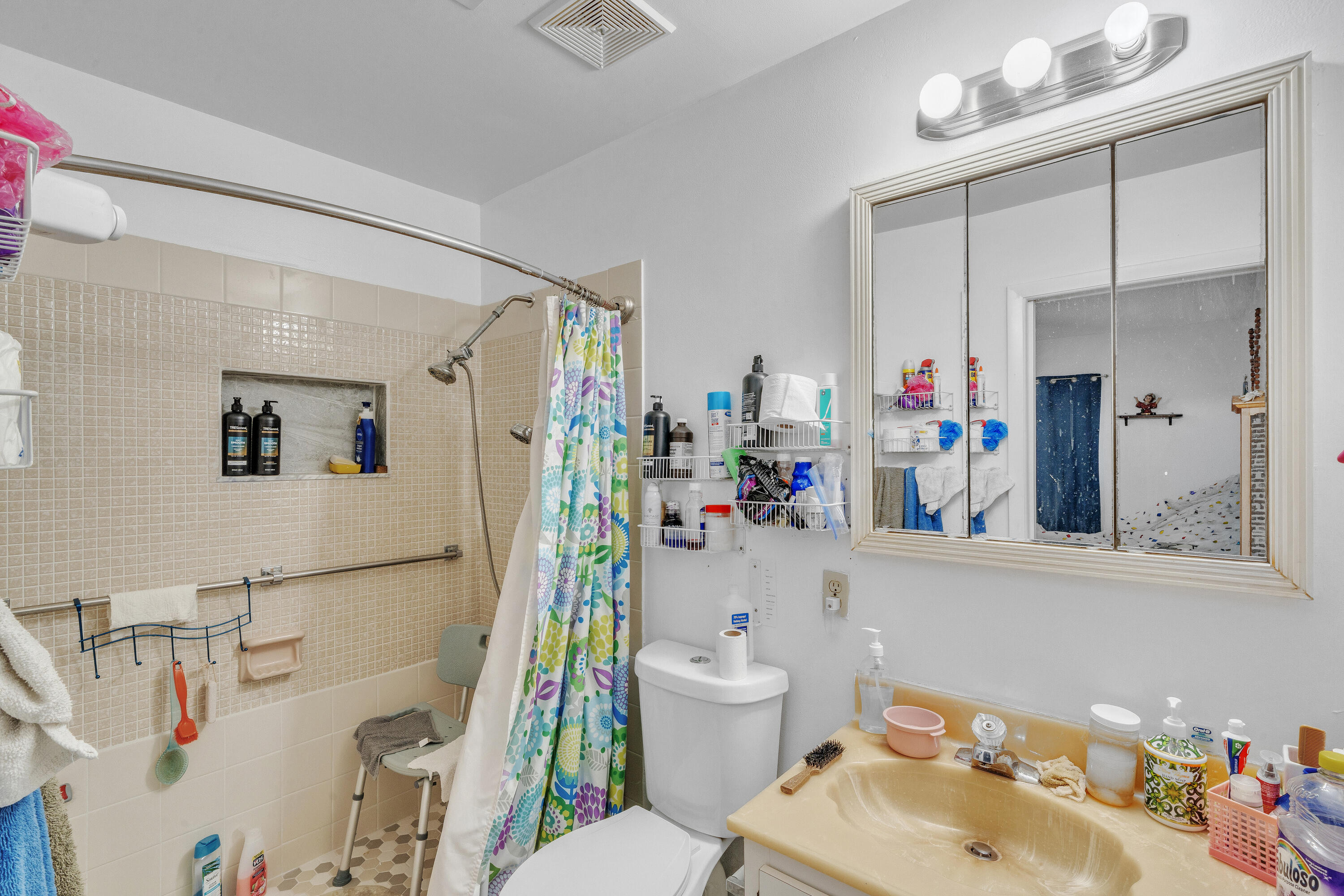 CRESTHAVEN CONDO TOWNHOMES SEC 2 - Residential