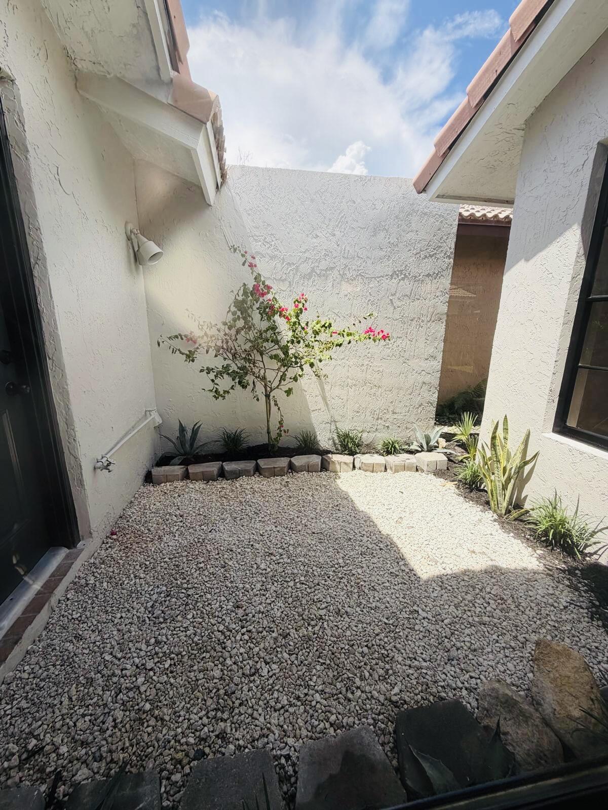 CORAL SPRINGS UNIVERSITY DRIVE - Residential