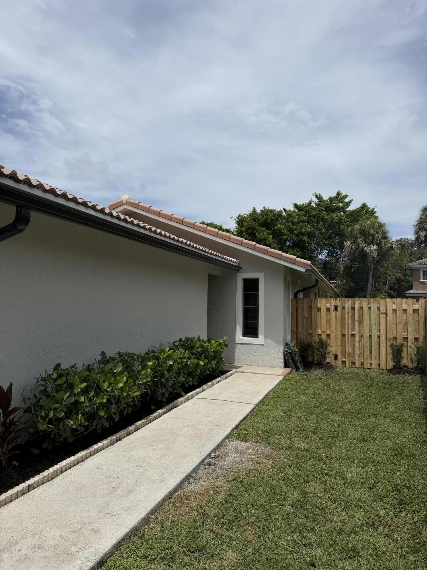CORAL SPRINGS UNIVERSITY DRIVE - Residential