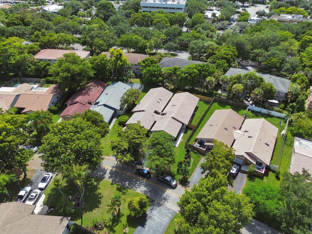 CORAL SPRINGS UNIVERSITY DRIVE - Residential